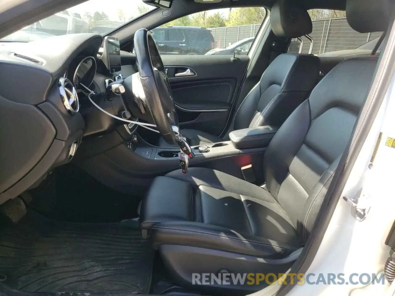 7 fotografías del automóvil dañado WDCTG4GBXKU013545 MERCEDES-BENZ GLA-CLASS 2019