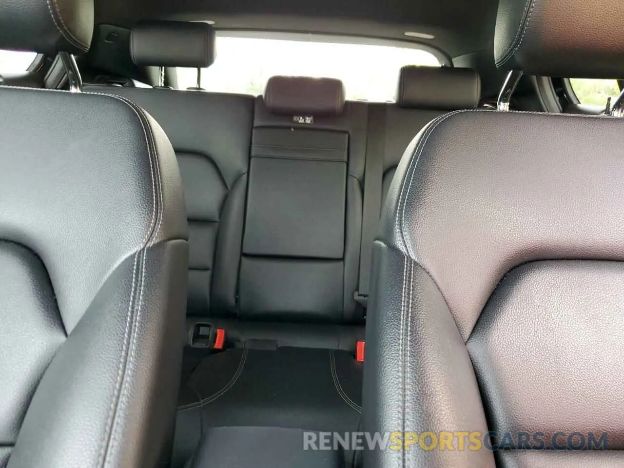10 fotografías del automóvil dañado W1NTG4EB9LU040464 MERCEDES-BENZ GLA-CLASS 2020
