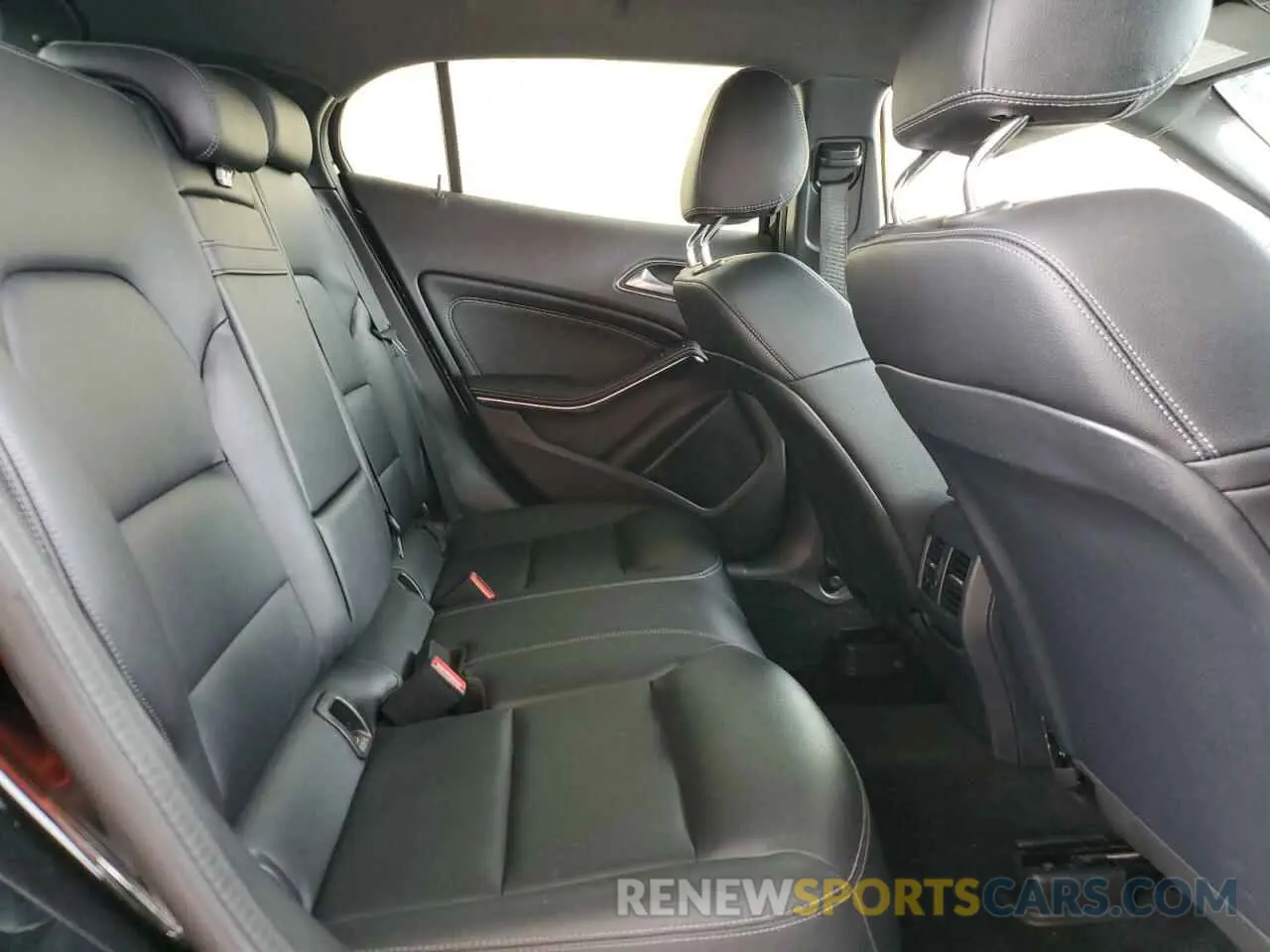 11 fotografías del automóvil dañado W1NTG4EB9LU040464 MERCEDES-BENZ GLA-CLASS 2020