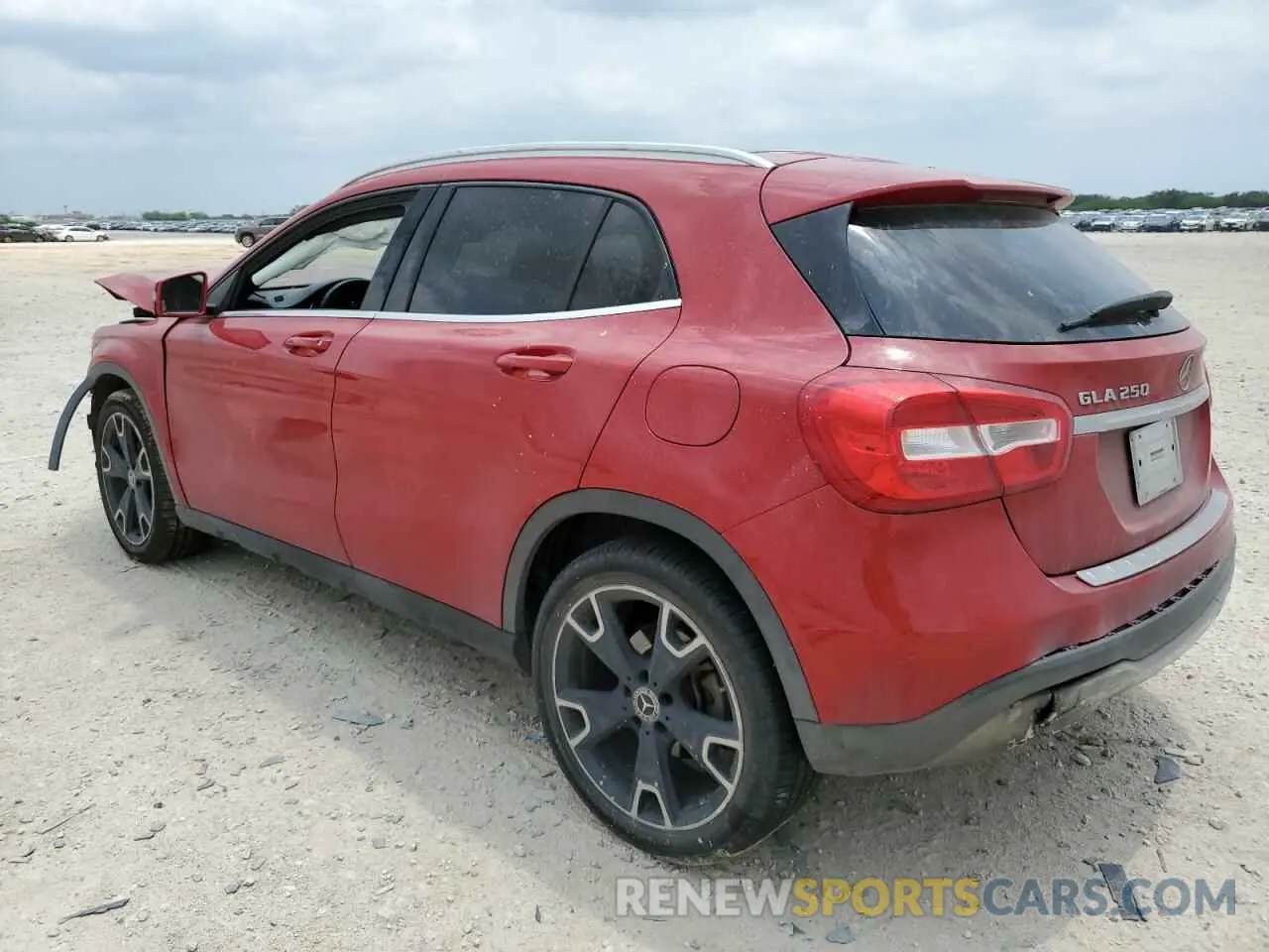 2 fotografías del automóvil dañado W1NTG4EBXLJ691328 MERCEDES-BENZ GLA-CLASS 2020