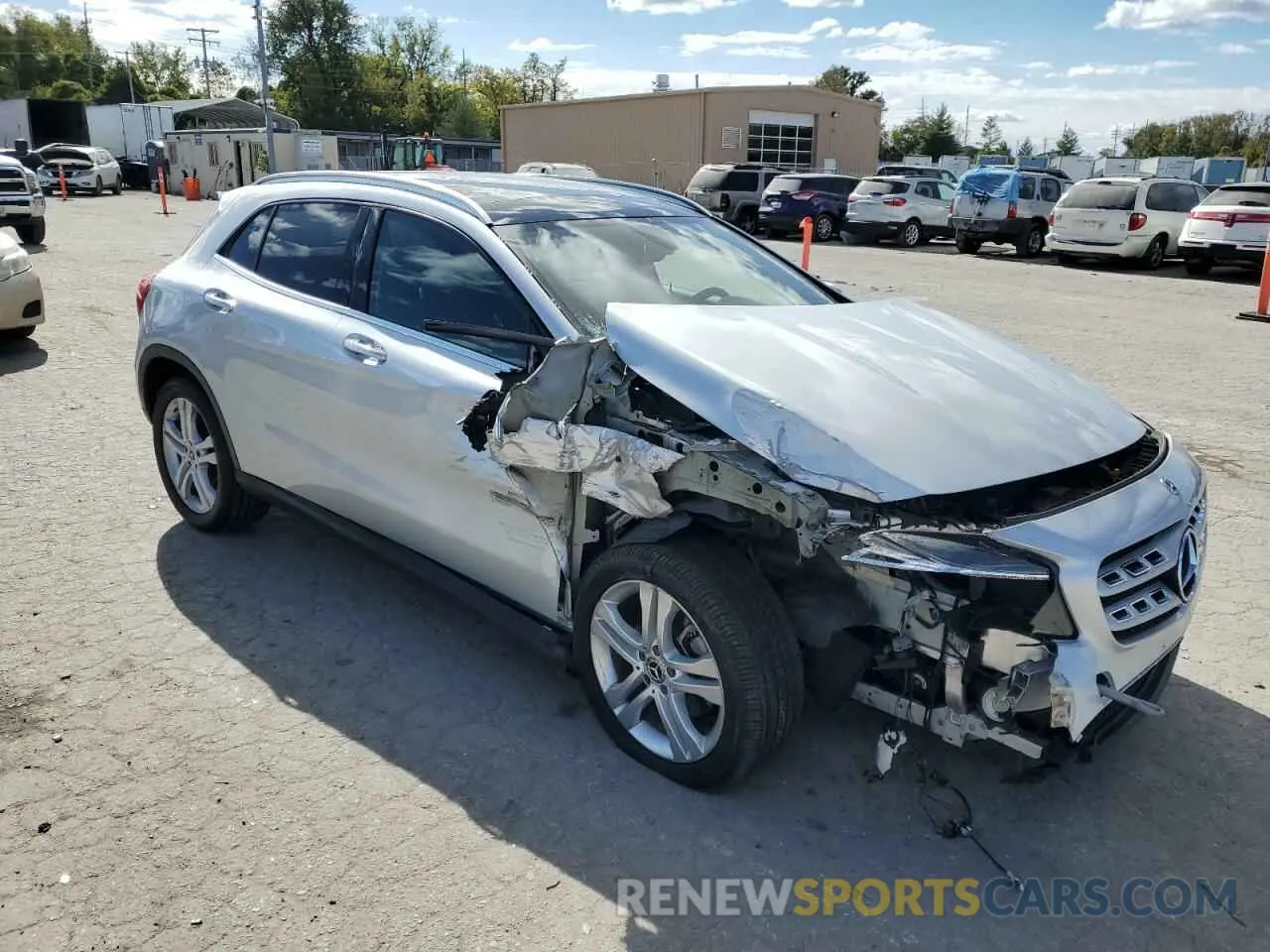 4 fotografías del automóvil dañado W1NTG4GB1LU029018 MERCEDES-BENZ GLA-CLASS 2020