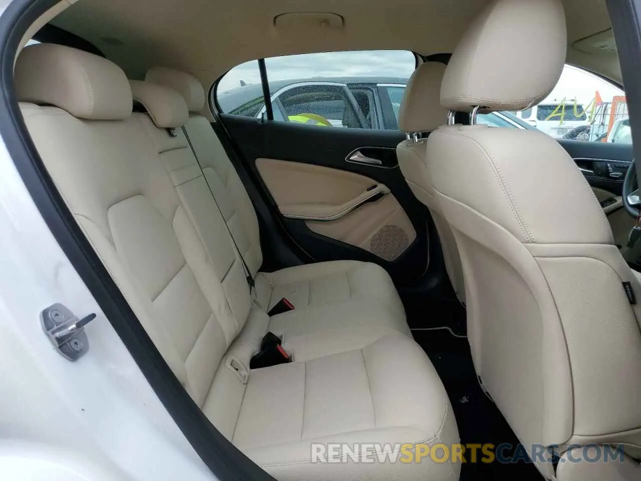 6 fotografías del automóvil dañado WDCTG4EB5LJ660618 MERCEDES-BENZ GLA-CLASS 2020