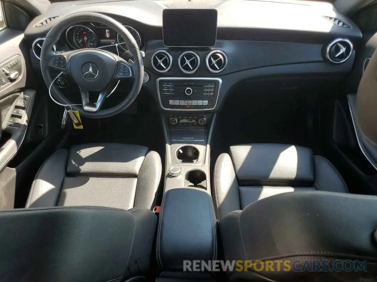 8 fotografías del automóvil dañado WDCTG4EB5LU022691 MERCEDES-BENZ GLA-CLASS 2020