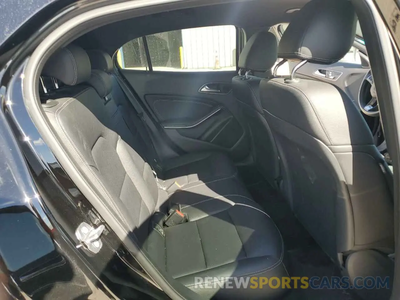 10 fotografías del automóvil dañado WDCTG4EB6LU022408 MERCEDES-BENZ GLA-CLASS 2020