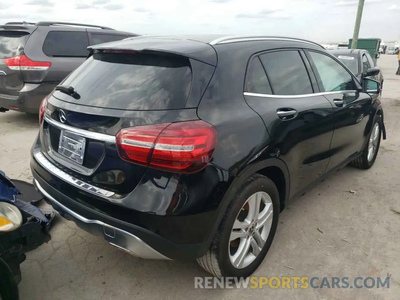4 fotografías del automóvil dañado WDCTG4EB8LU028355 MERCEDES-BENZ GLA-CLASS 2020