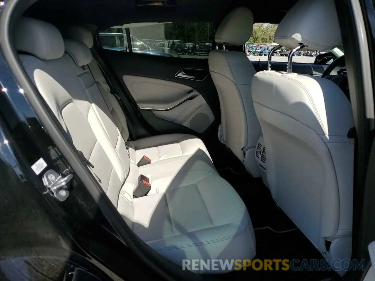 10 fotografías del automóvil dañado WDCTG4EBXLU024582 MERCEDES-BENZ GLA-CLASS 2020