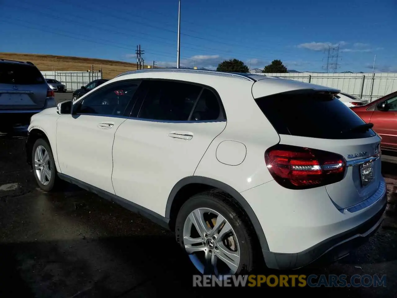 2 fotografías del automóvil dañado WDCTG4GB0LU022174 MERCEDES-BENZ GLA-CLASS 2020