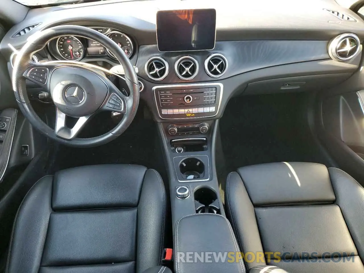 8 fotografías del automóvil dañado WDCTG4GB0LU022174 MERCEDES-BENZ GLA-CLASS 2020