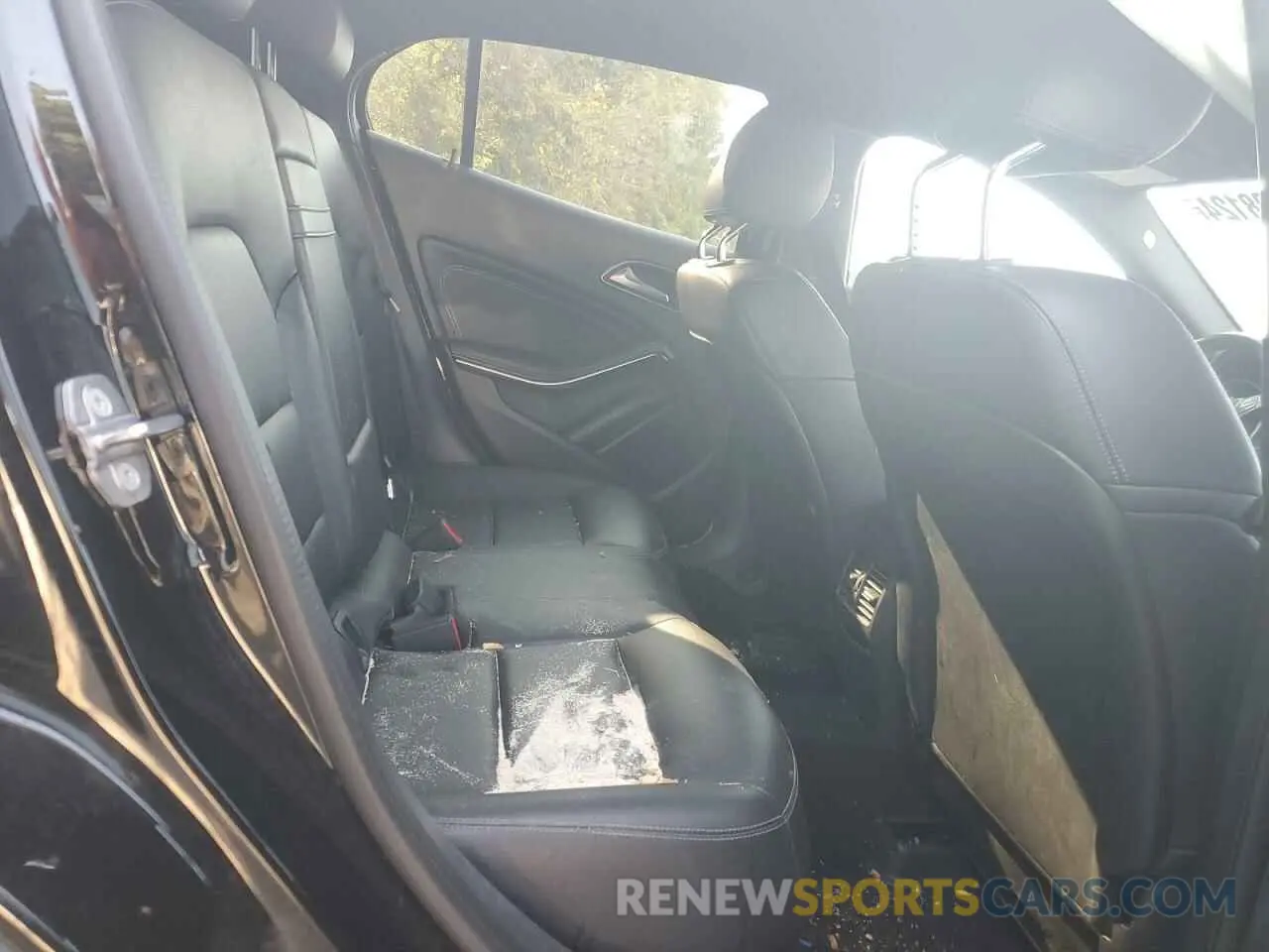 10 fotografías del automóvil dañado WDCTG4GB1LU022880 MERCEDES-BENZ GLA-CLASS 2020
