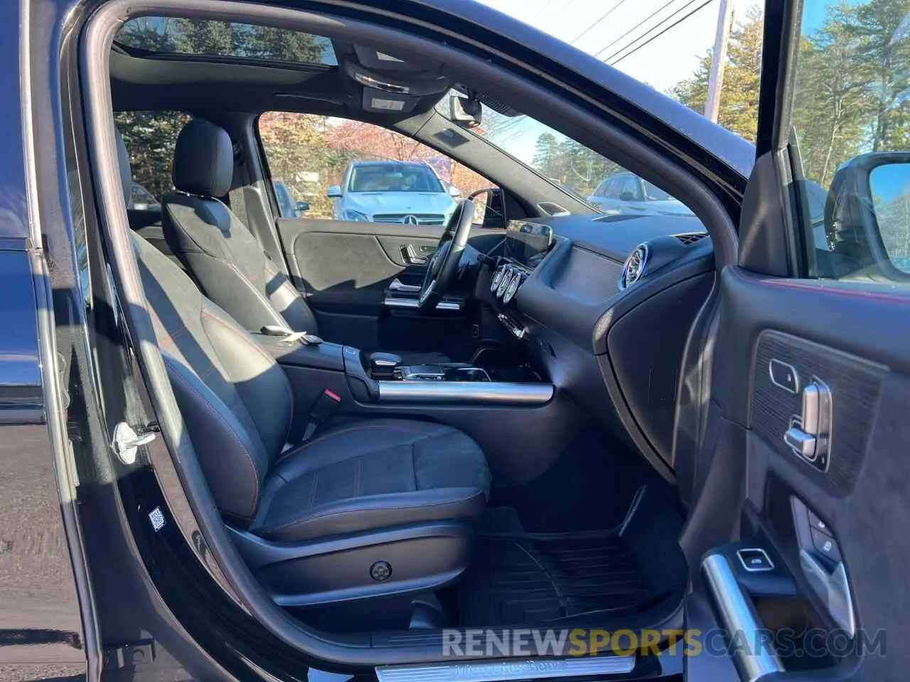 5 fotografías del automóvil dañado W1N4N4HB2MJ161748 MERCEDES-BENZ GLA-CLASS 2021