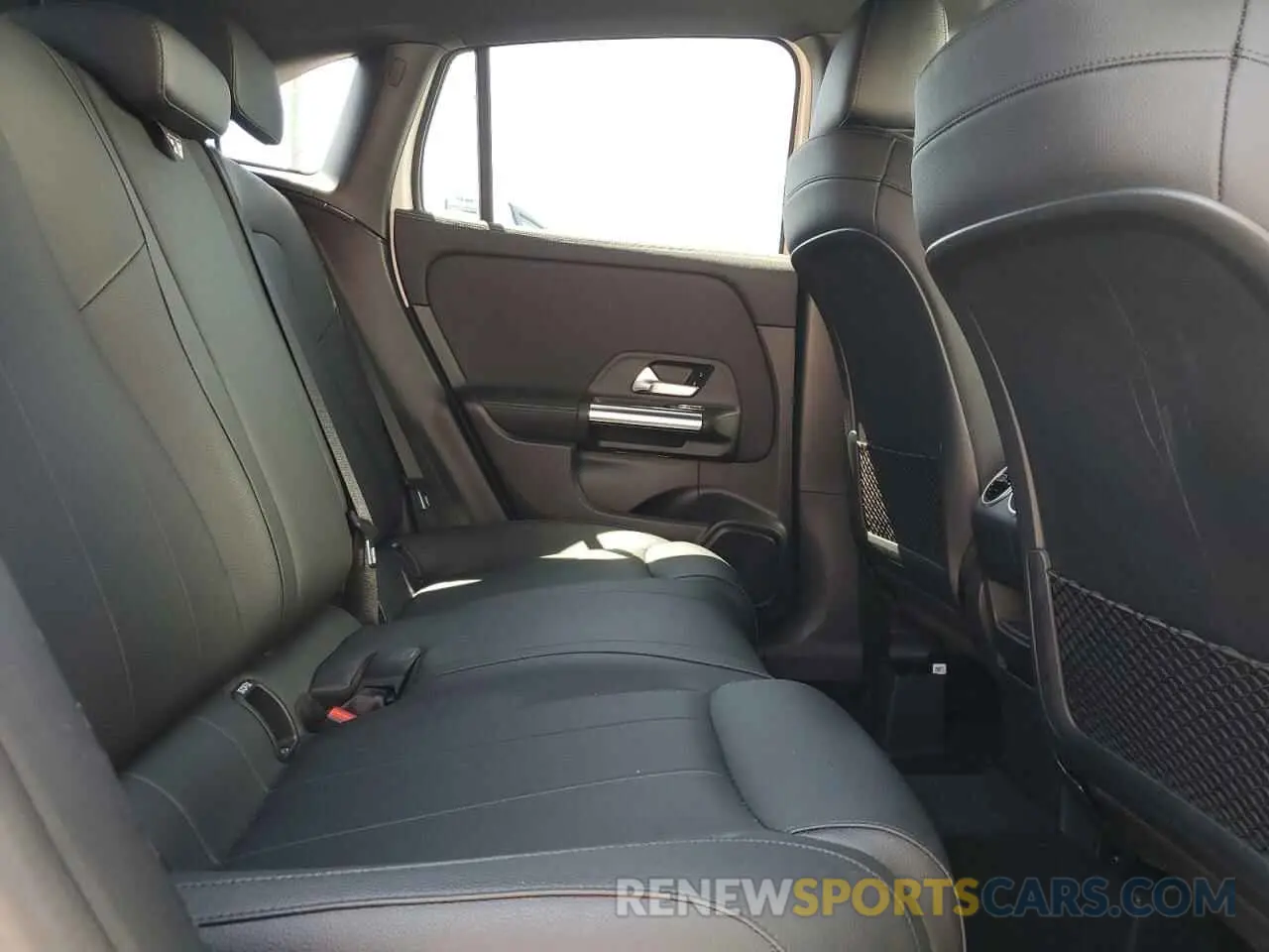 11 fotografías del automóvil dañado W1N4N4HB4MJ260202 MERCEDES-BENZ GLA-CLASS 2021