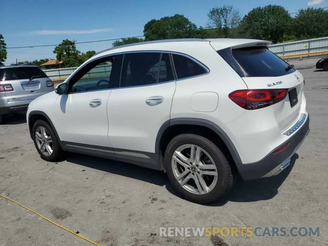 2 fotografías del automóvil dañado W1N4N4HB4MJ260202 MERCEDES-BENZ GLA-CLASS 2021