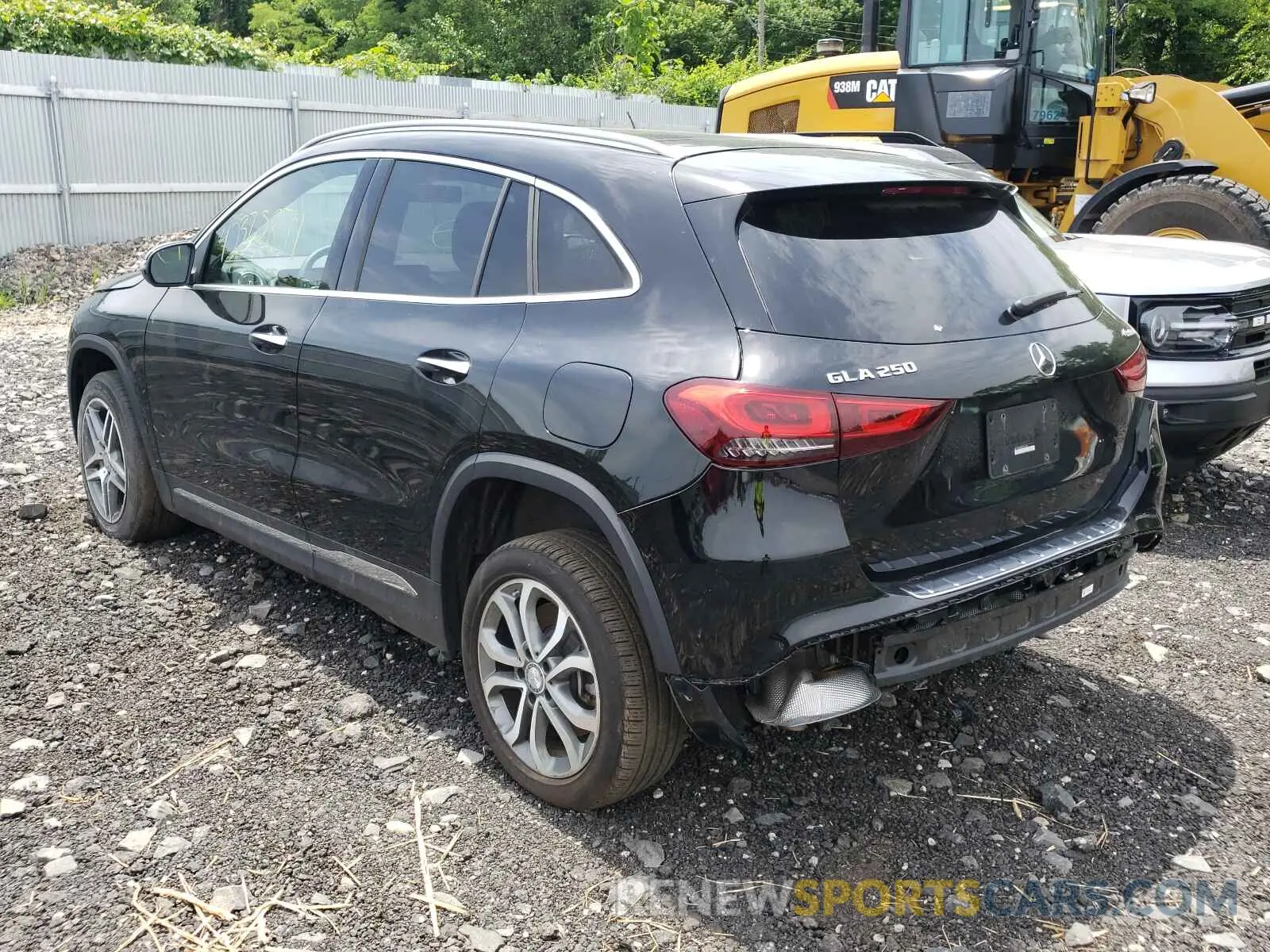 3 fotografías del automóvil dañado W1N4N4HB8MJ165951 MERCEDES-BENZ GLA-CLASS 2021