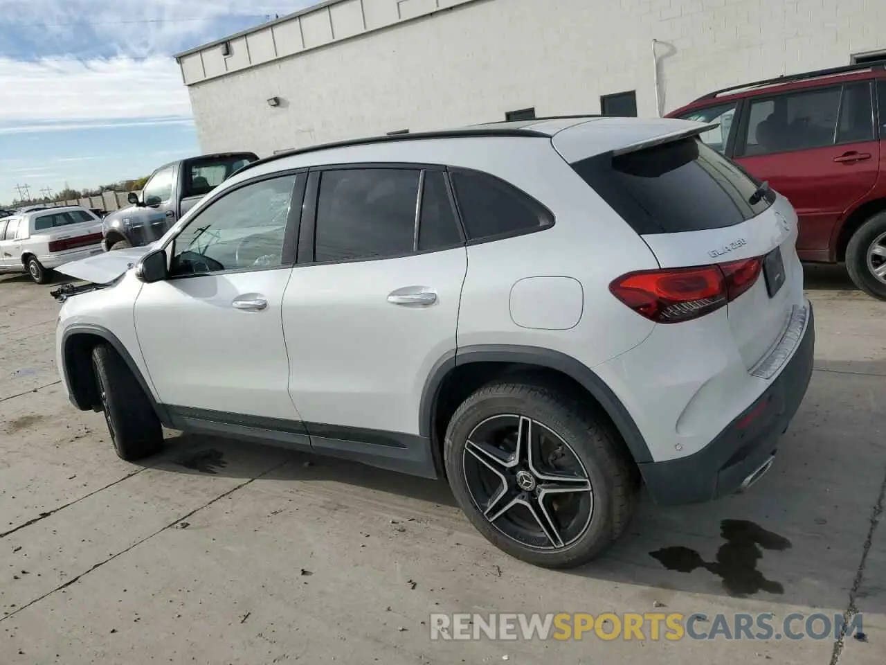 2 fotografías del automóvil dañado W1N4N4HB1NJ340560 MERCEDES-BENZ GLA-CLASS 2022