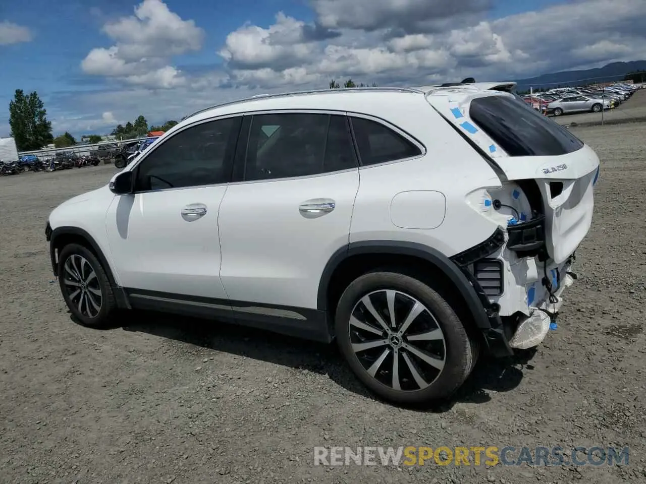 2 fotografías del automóvil dañado W1N4N4HB4PJ460324 MERCEDES-BENZ GLA-CLASS 2023