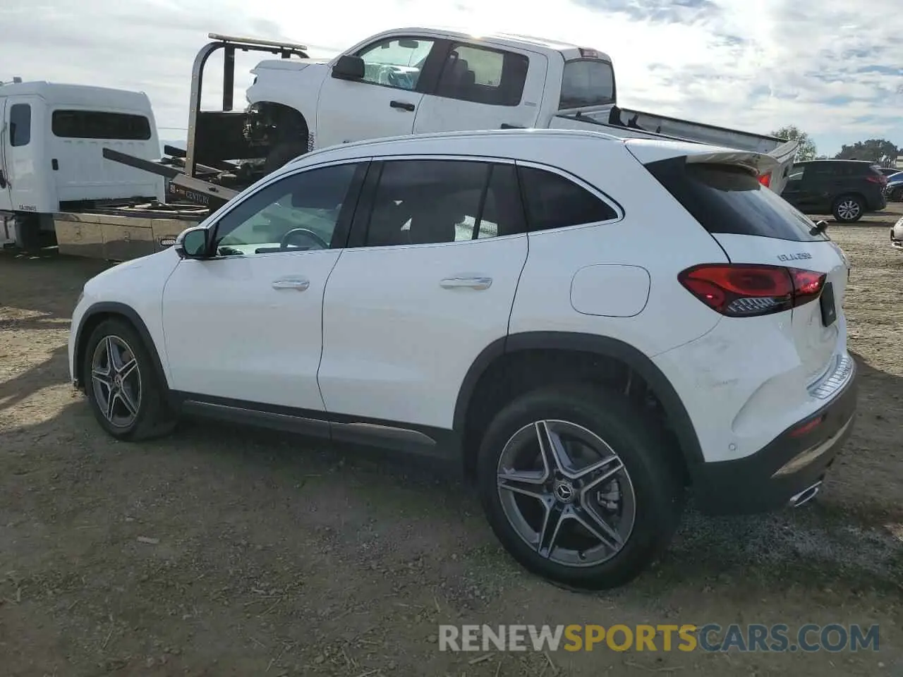 2 fotografías del automóvil dañado W1N4N4HB7PJ507376 MERCEDES-BENZ GLA-CLASS 2023