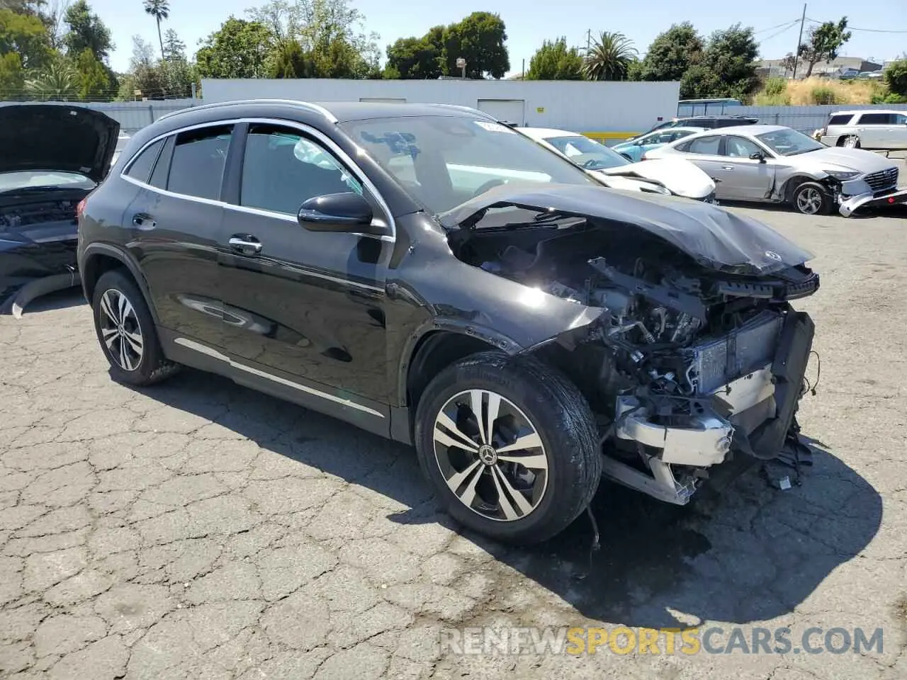 4 fotografías del automóvil dañado W1N4N4GB5RJ621512 MERCEDES-BENZ GLA-CLASS 2024