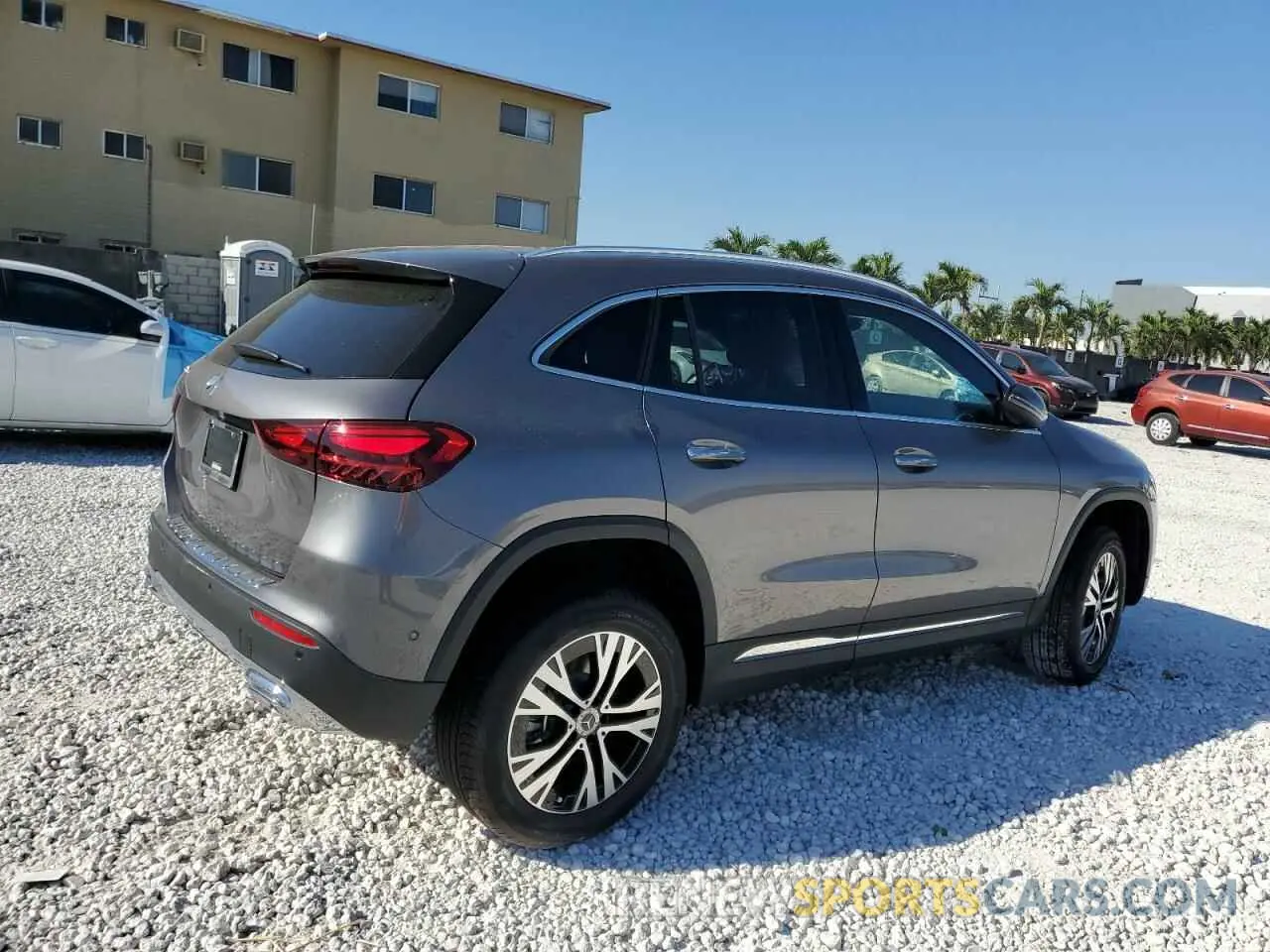 3 fotografías del automóvil dañado W1N4N4GB5SJ678699 MERCEDES-BENZ GLA-CLASS 2025