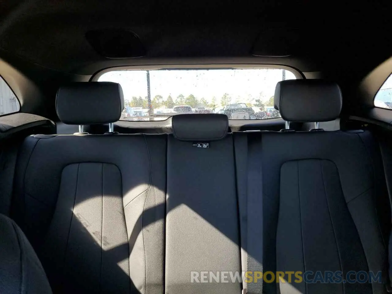 10 fotografías del automóvil dañado W1N4N4GB6SJ633786 MERCEDES-BENZ GLA-CLASS 2025