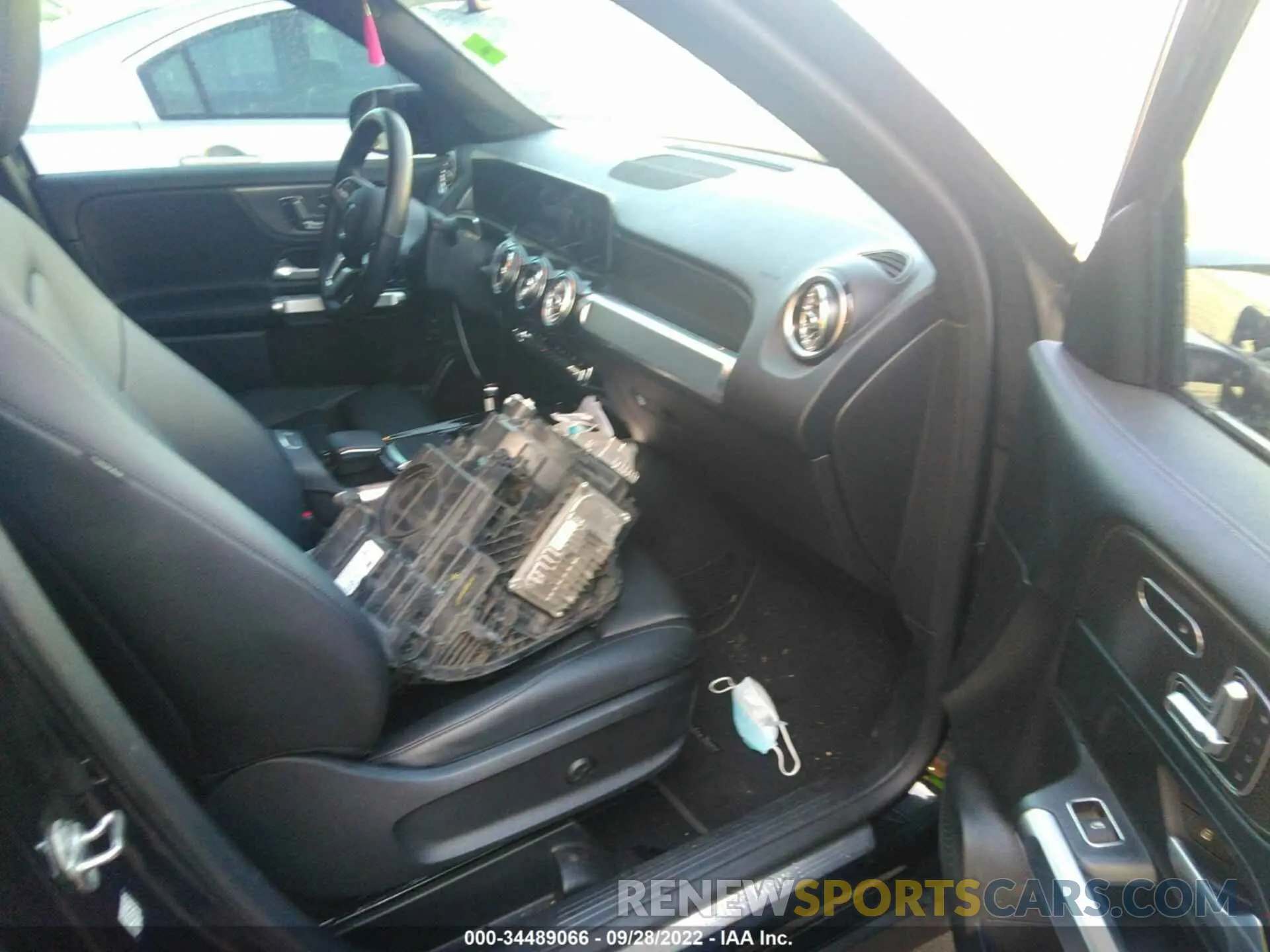 5 fotografías del automóvil dañado W1N4M4HBXLW042446 MERCEDES-BENZ GLB 2020
