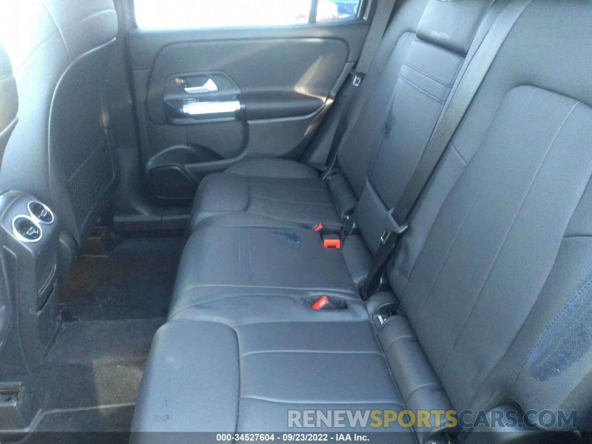 8 fotografías del automóvil dañado WDC4M4HB4LW008973 MERCEDES-BENZ GLB 2020