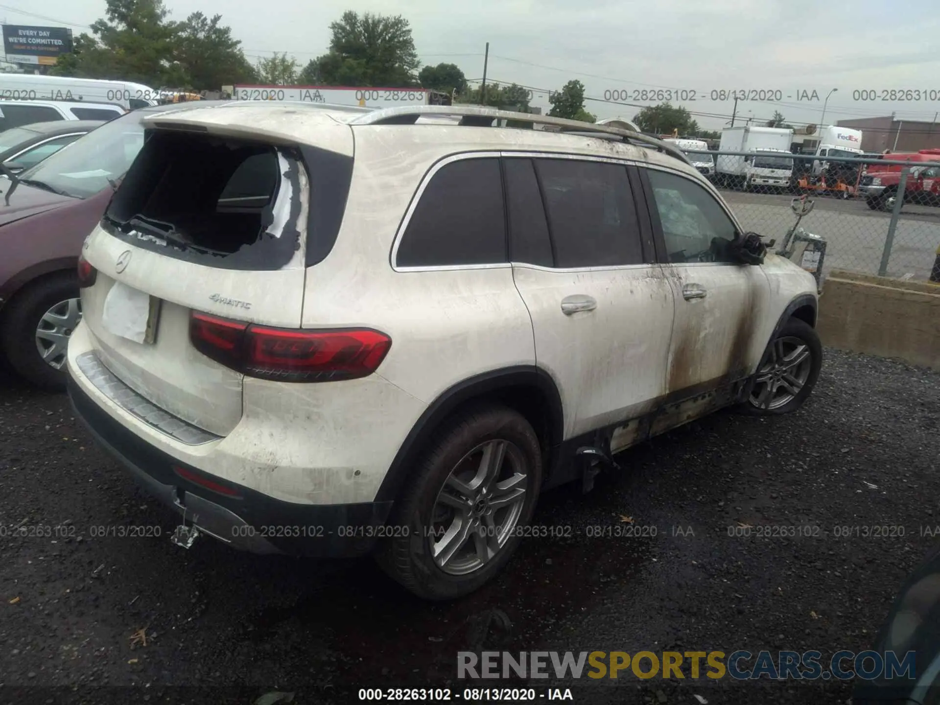 4 fotografías del automóvil dañado WDC4M4HB6LW009901 MERCEDES-BENZ GLB 2020