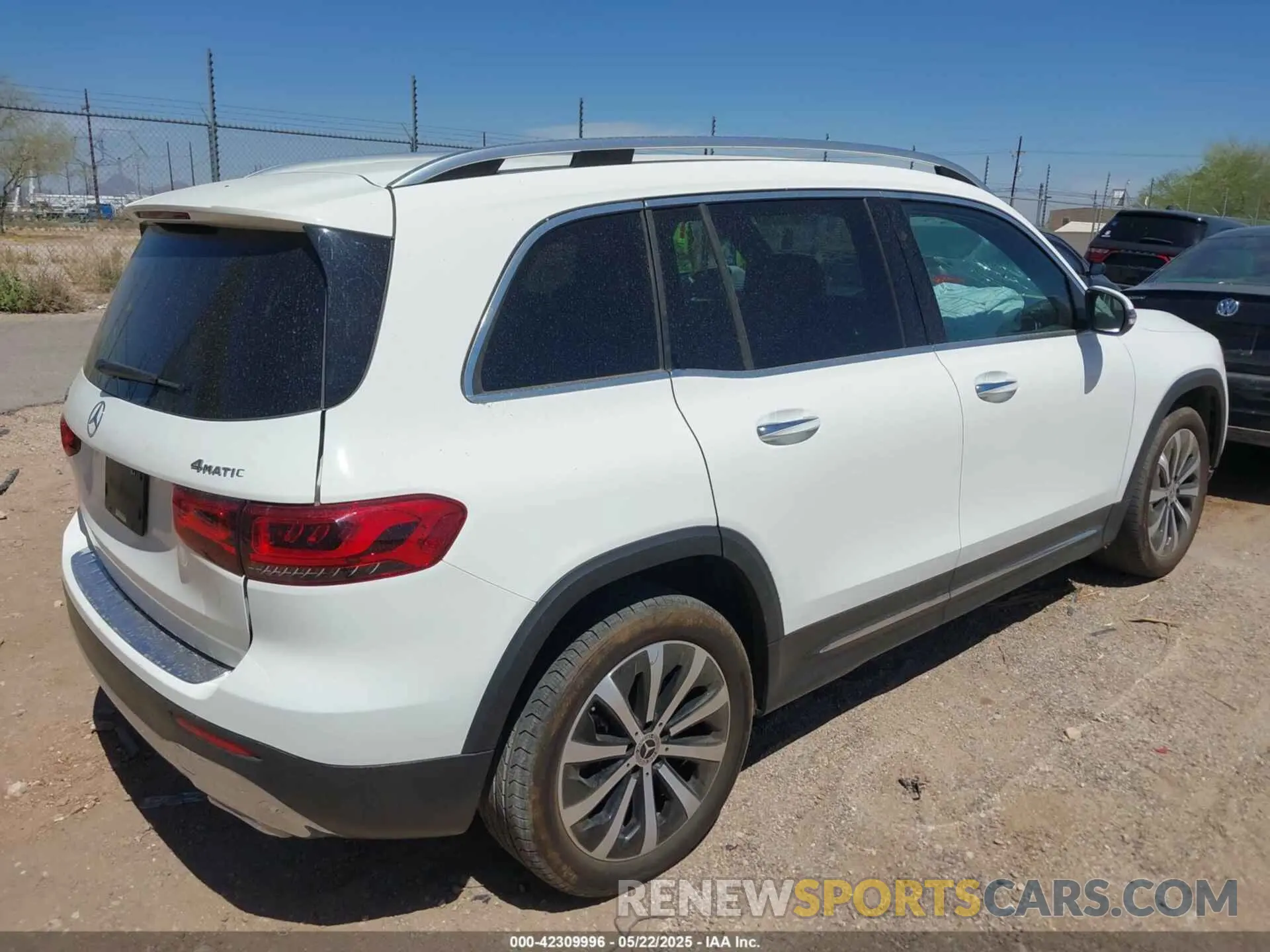4 fotografías del automóvil dañado 0W1N4M4HB6PW32989 MERCEDES-BENZ GLB 2023