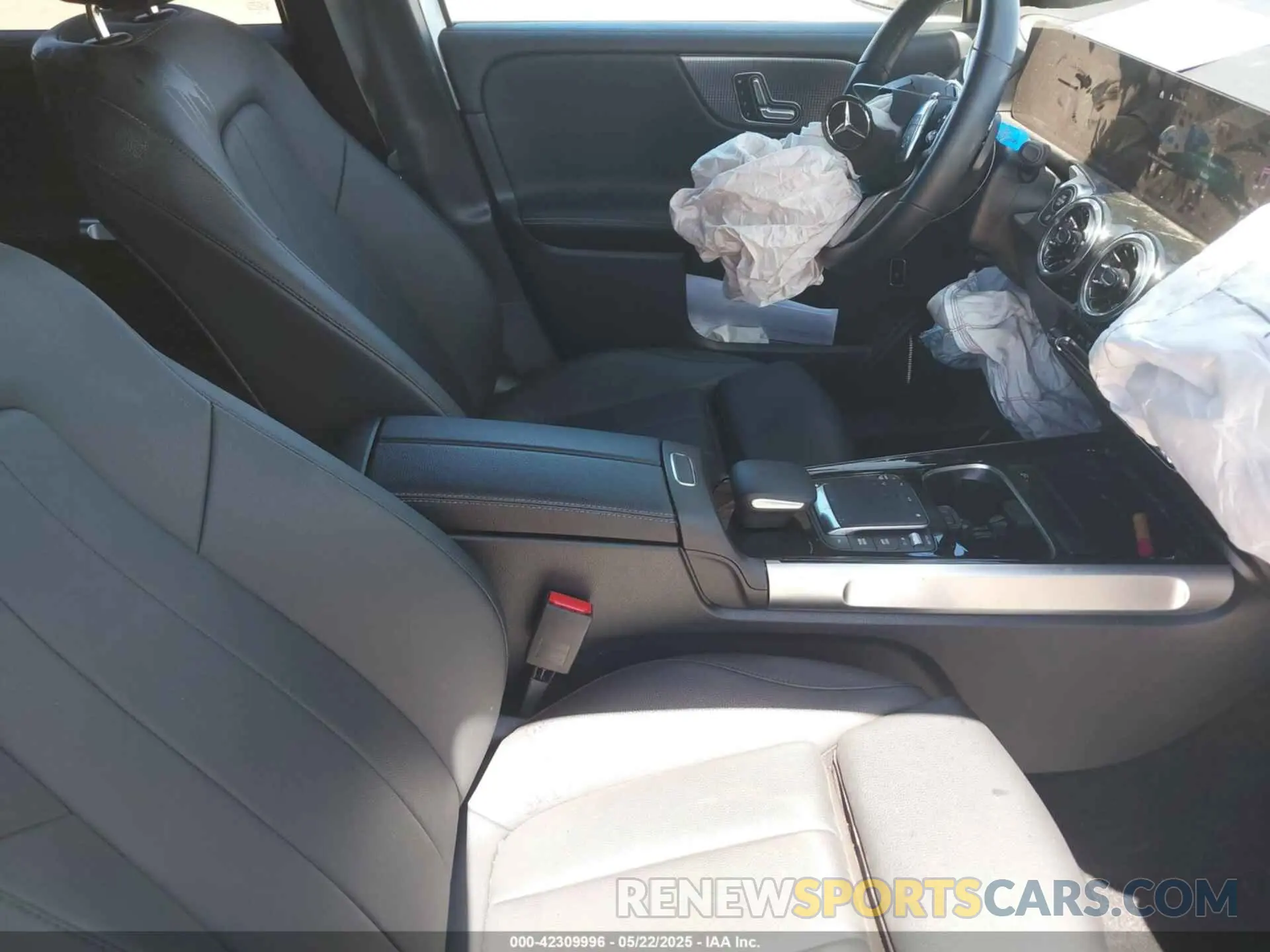 5 fotografías del automóvil dañado 0W1N4M4HB6PW32989 MERCEDES-BENZ GLB 2023
