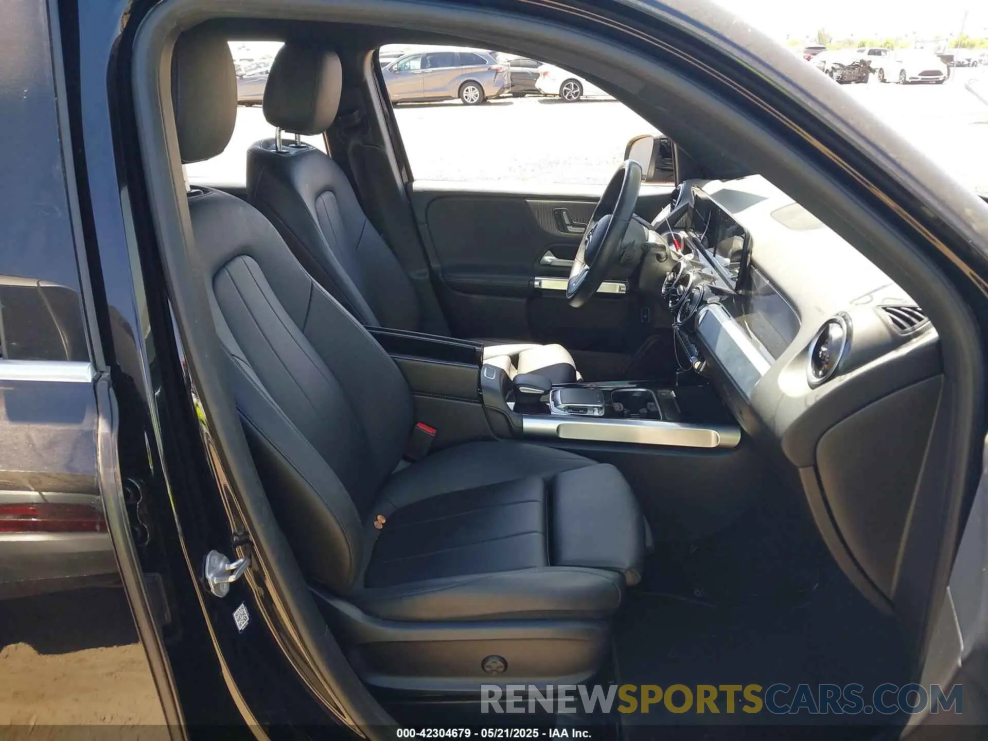 5 fotografías del automóvil dañado W1N4M4GB4LW057865 MERCEDES-BENZ GLB 250 2020