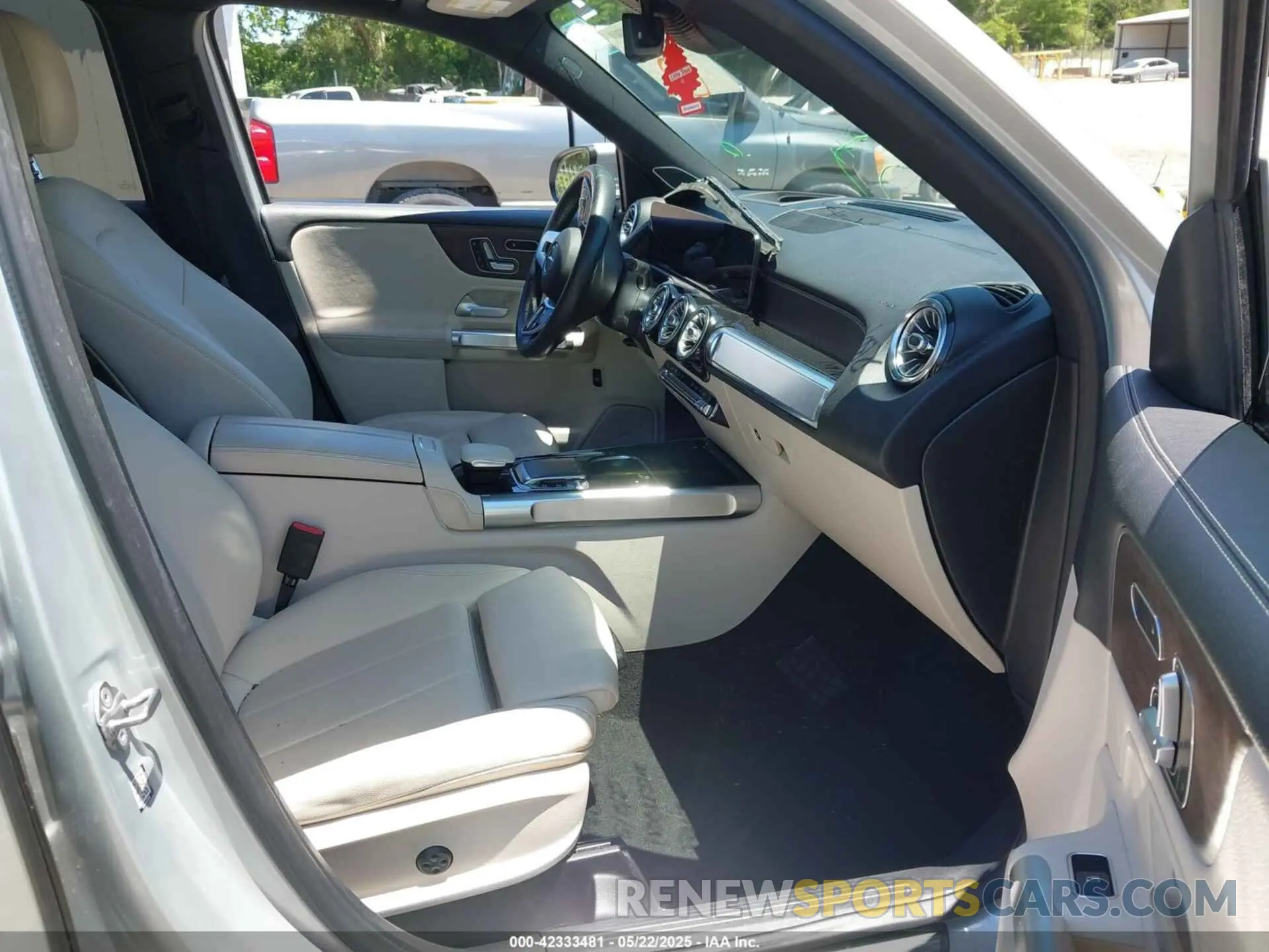5 fotografías del automóvil dañado W1N4M4GB5LW032683 MERCEDES-BENZ GLB 250 2020