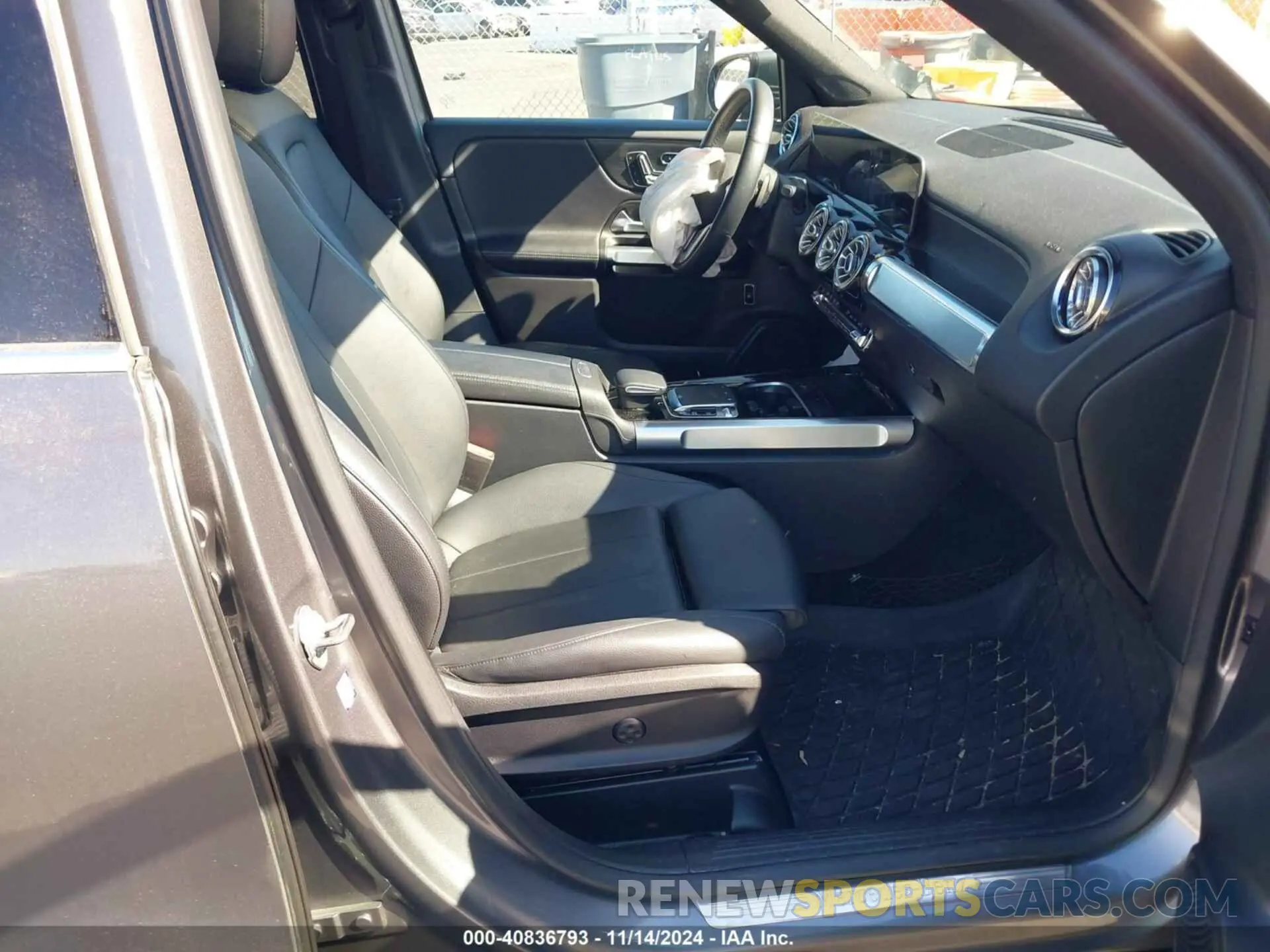 5 fotografías del automóvil dañado W1N4M4HB2LW032056 MERCEDES-BENZ GLB 250 2020