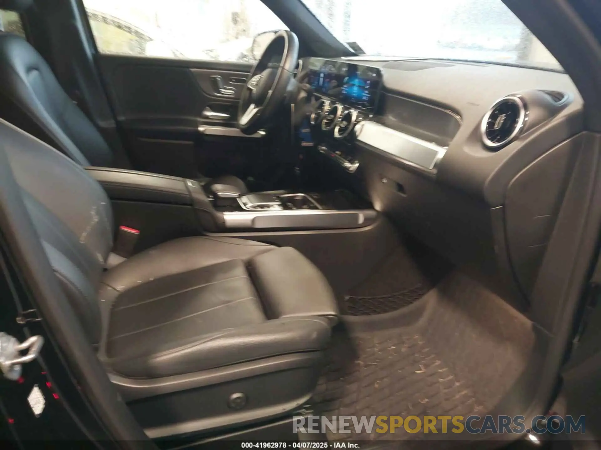 5 fotografías del automóvil dañado W1N4M4HB9LW036301 MERCEDES-BENZ GLB 250 2020