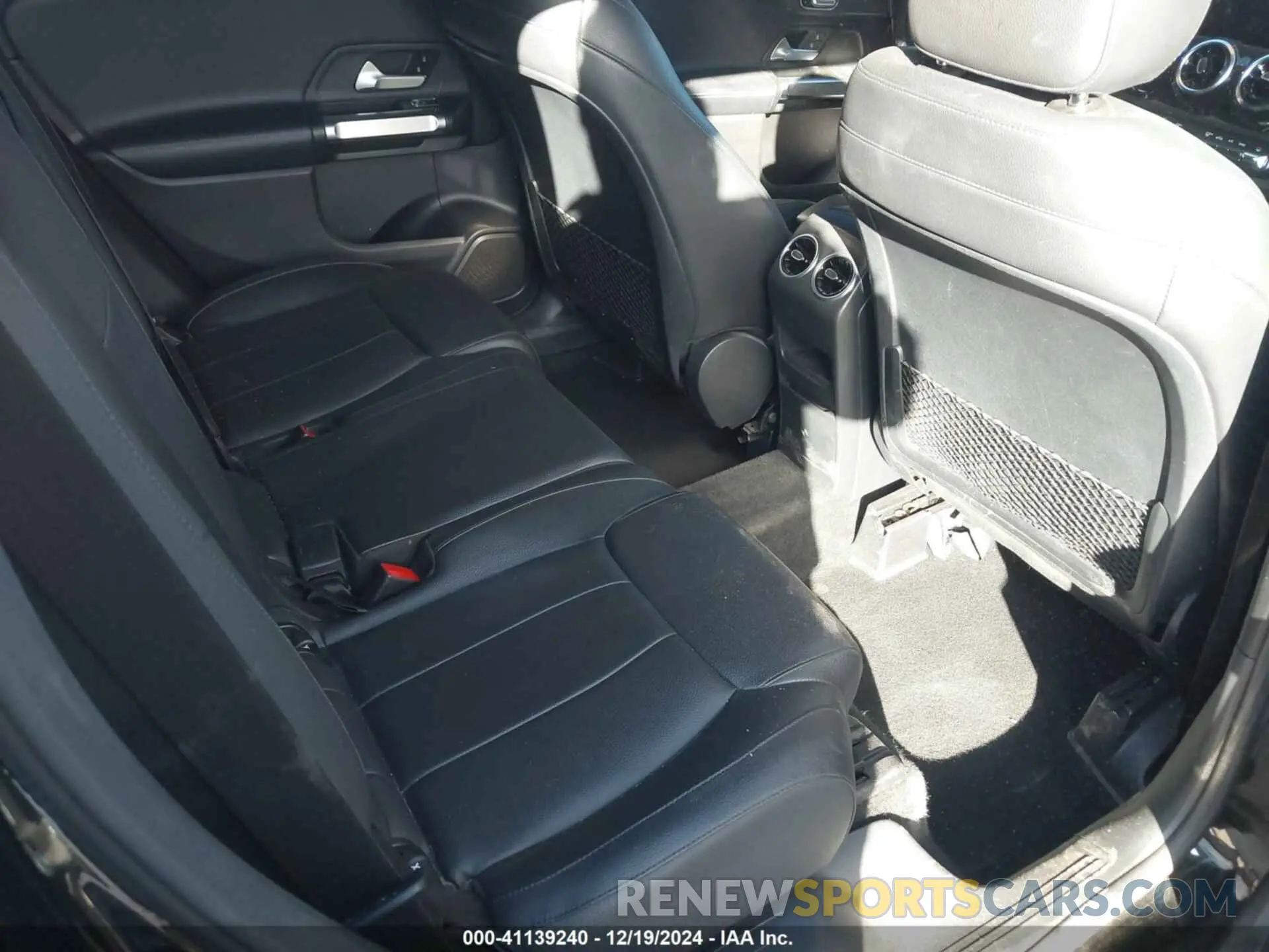8 fotografías del automóvil dañado W1N4M4HBXLW028191 MERCEDES-BENZ GLB 250 2020