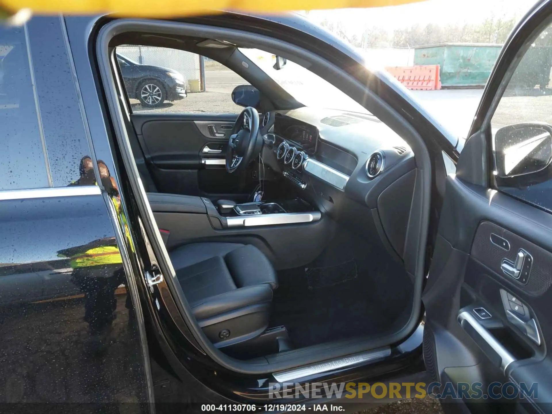 5 fotografías del automóvil dañado W1N4M4HBXLW042401 MERCEDES-BENZ GLB 250 2020