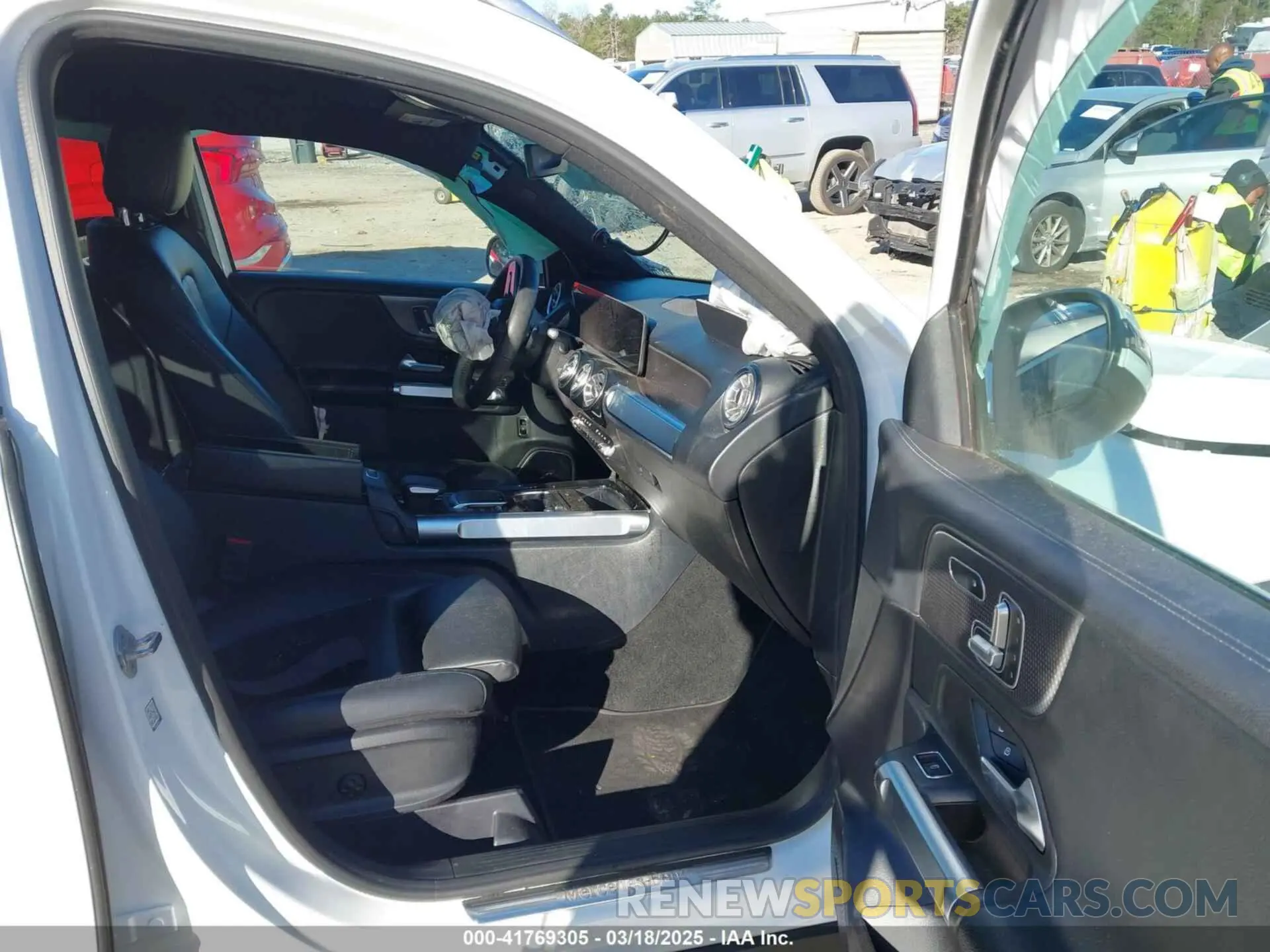 5 fotografías del automóvil dañado W1N4M4HB0MW123599 MERCEDES-BENZ GLB 250 2021