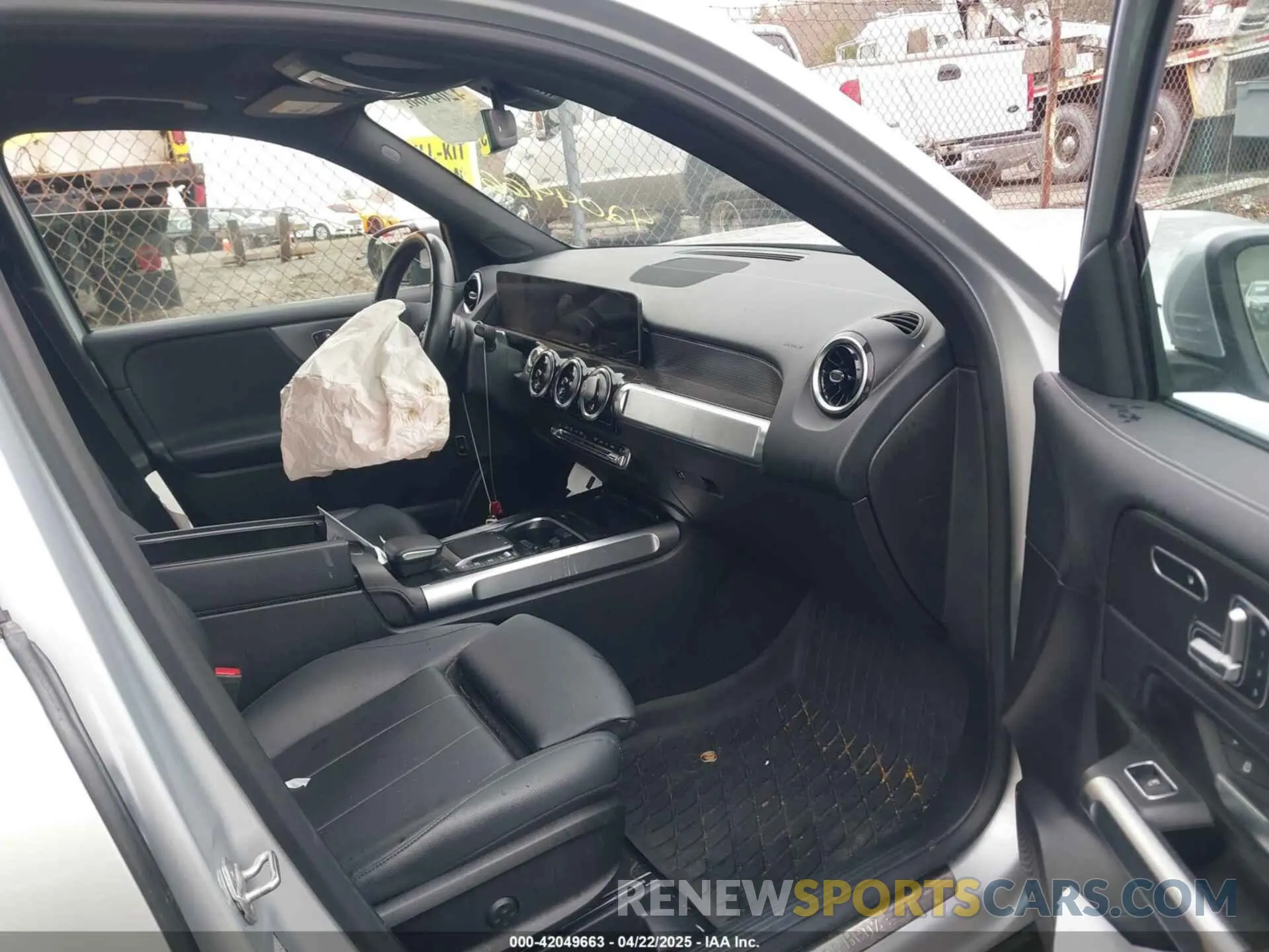 5 fotografías del automóvil dañado W1N4M4HB4MW087643 MERCEDES-BENZ GLB 250 2021