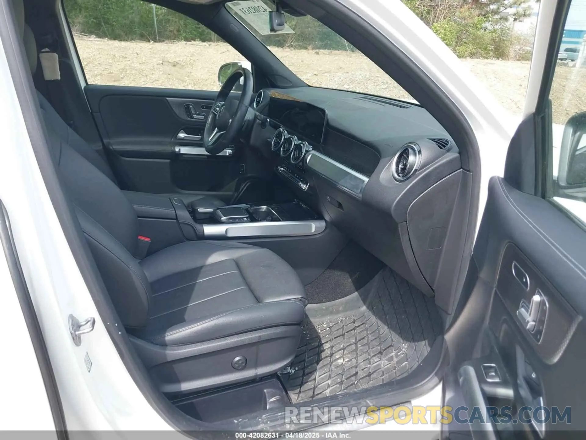 5 fotografías del automóvil dañado W1N4M4HB4MW101122 MERCEDES-BENZ GLB 250 2021
