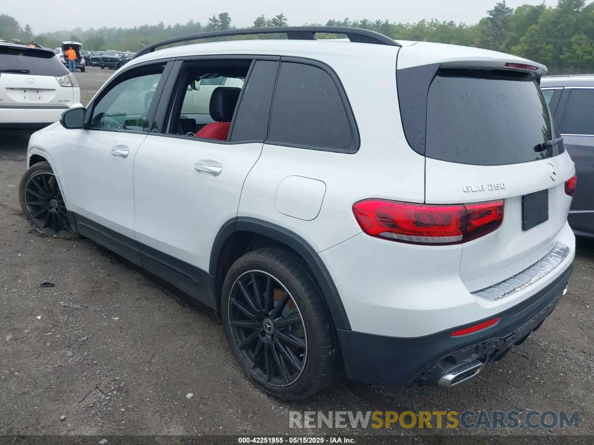 3 fotografías del automóvil dañado W1N4M4HBXMW111606 MERCEDES-BENZ GLB 250 2021
