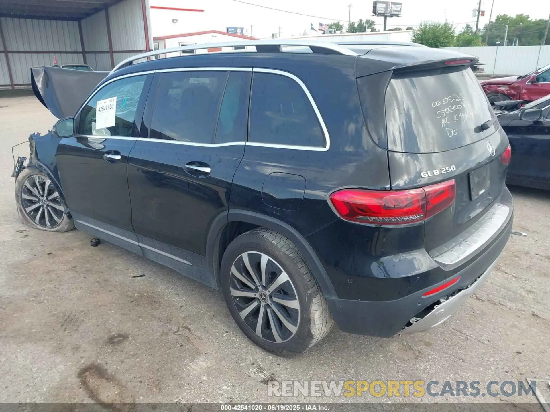3 fotografías del automóvil dañado W1N4M4GB1NW253894 MERCEDES-BENZ GLB 250 2022