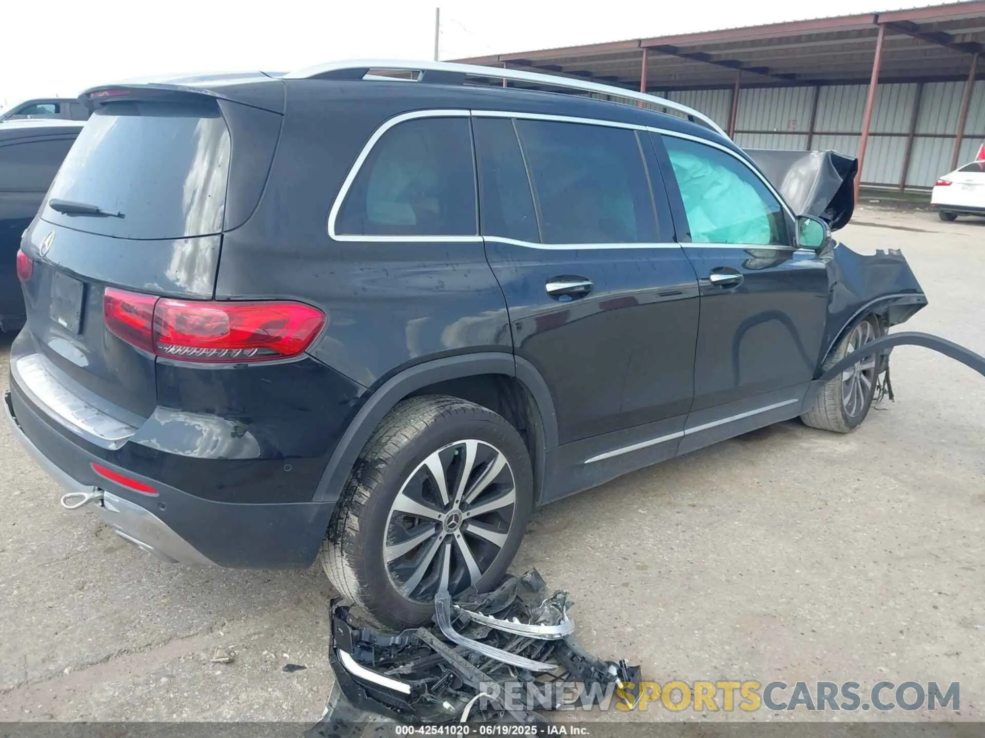 4 fotografías del automóvil dañado W1N4M4GB1NW253894 MERCEDES-BENZ GLB 250 2022