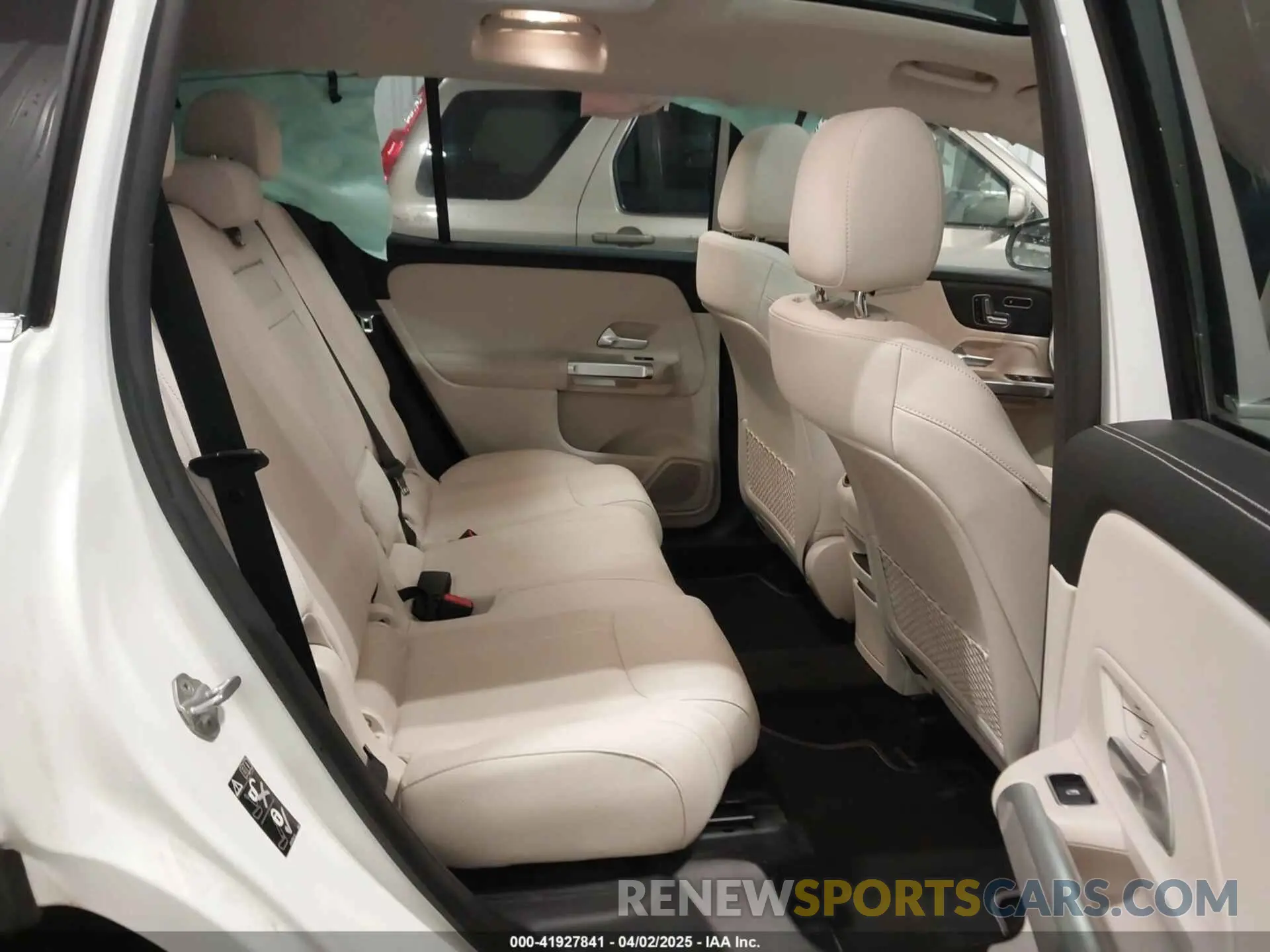 8 fotografías del automóvil dañado W1N4M4HB2NW260495 MERCEDES-BENZ GLB 250 2022