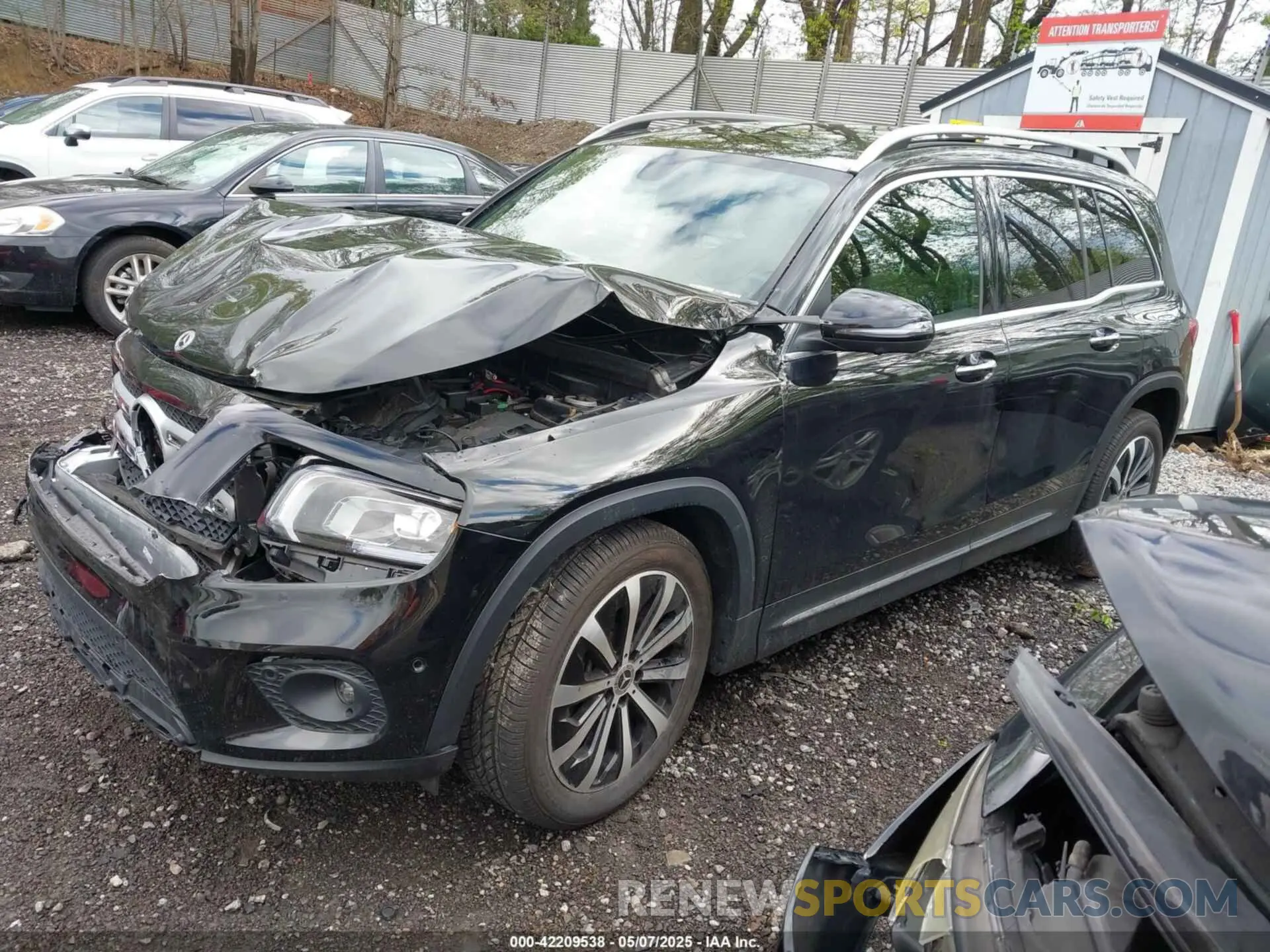 2 fotografías del automóvil dañado W1N4M4HB3NW247237 MERCEDES-BENZ GLB 250 2022