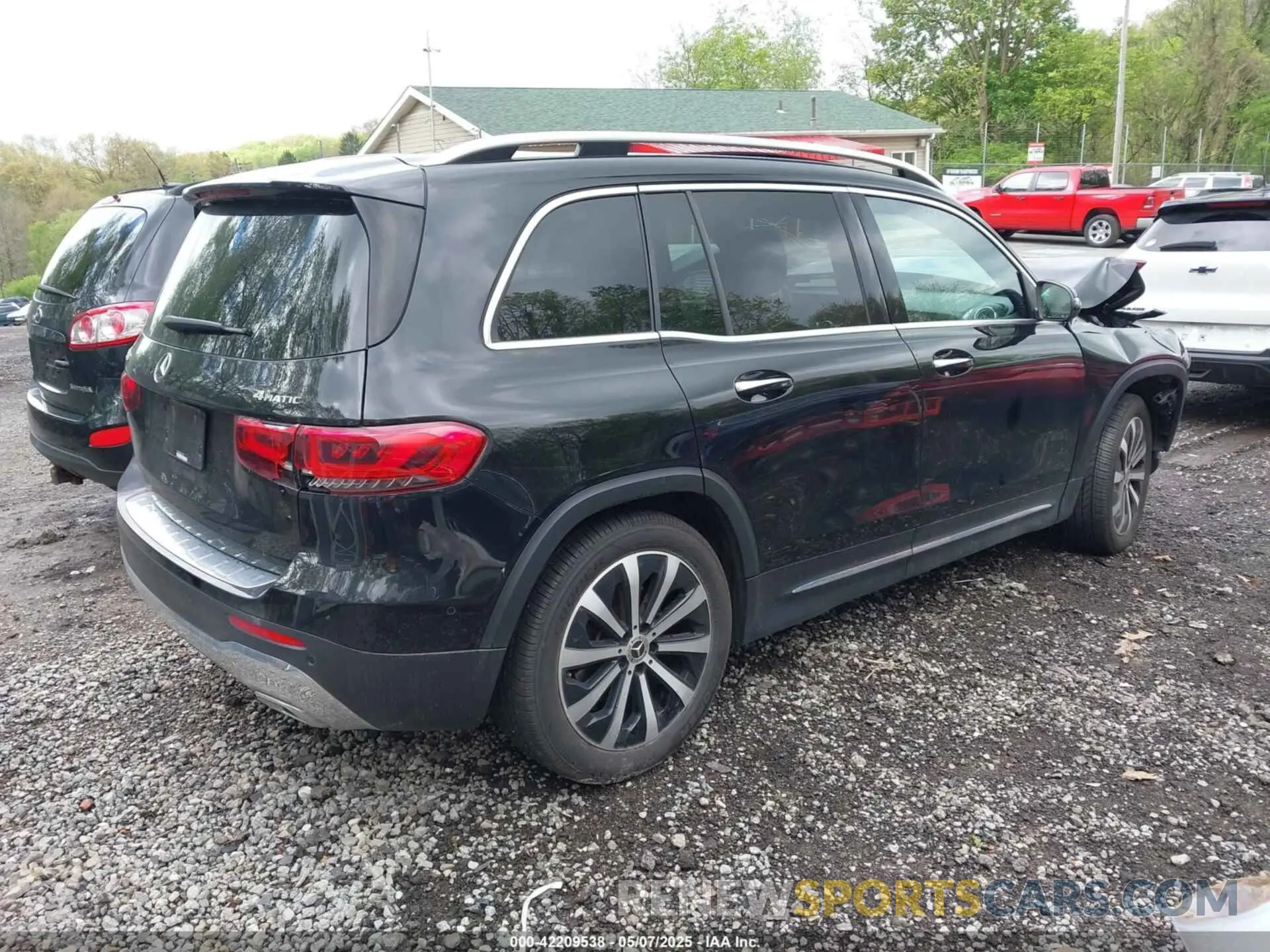 4 fotografías del automóvil dañado W1N4M4HB3NW247237 MERCEDES-BENZ GLB 250 2022