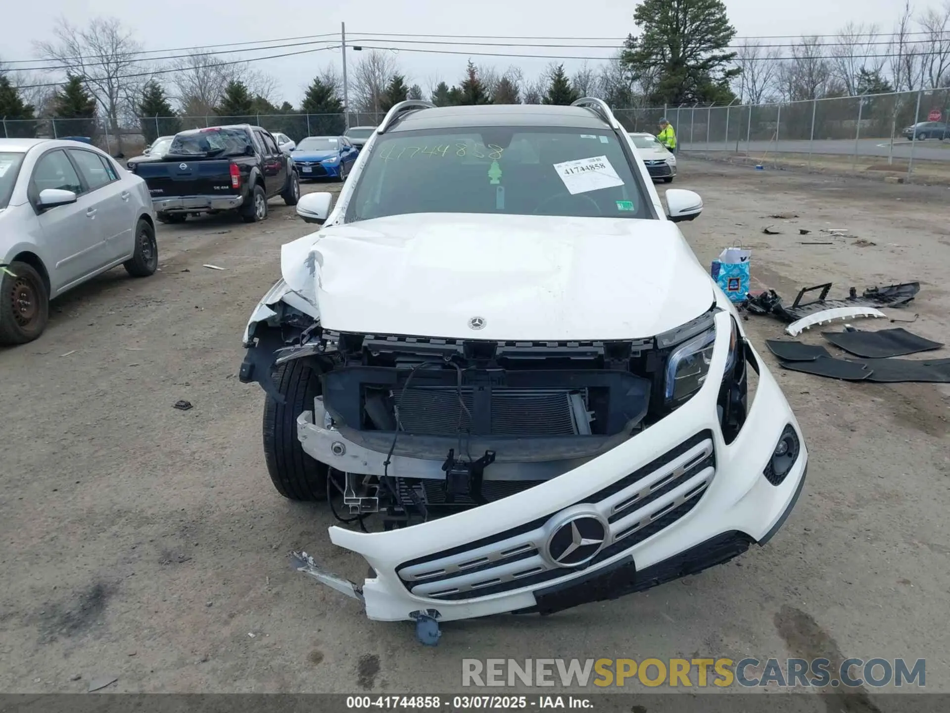 13 fotografías del automóvil dañado W1N4M4HB7NW173675 MERCEDES-BENZ GLB 250 2022