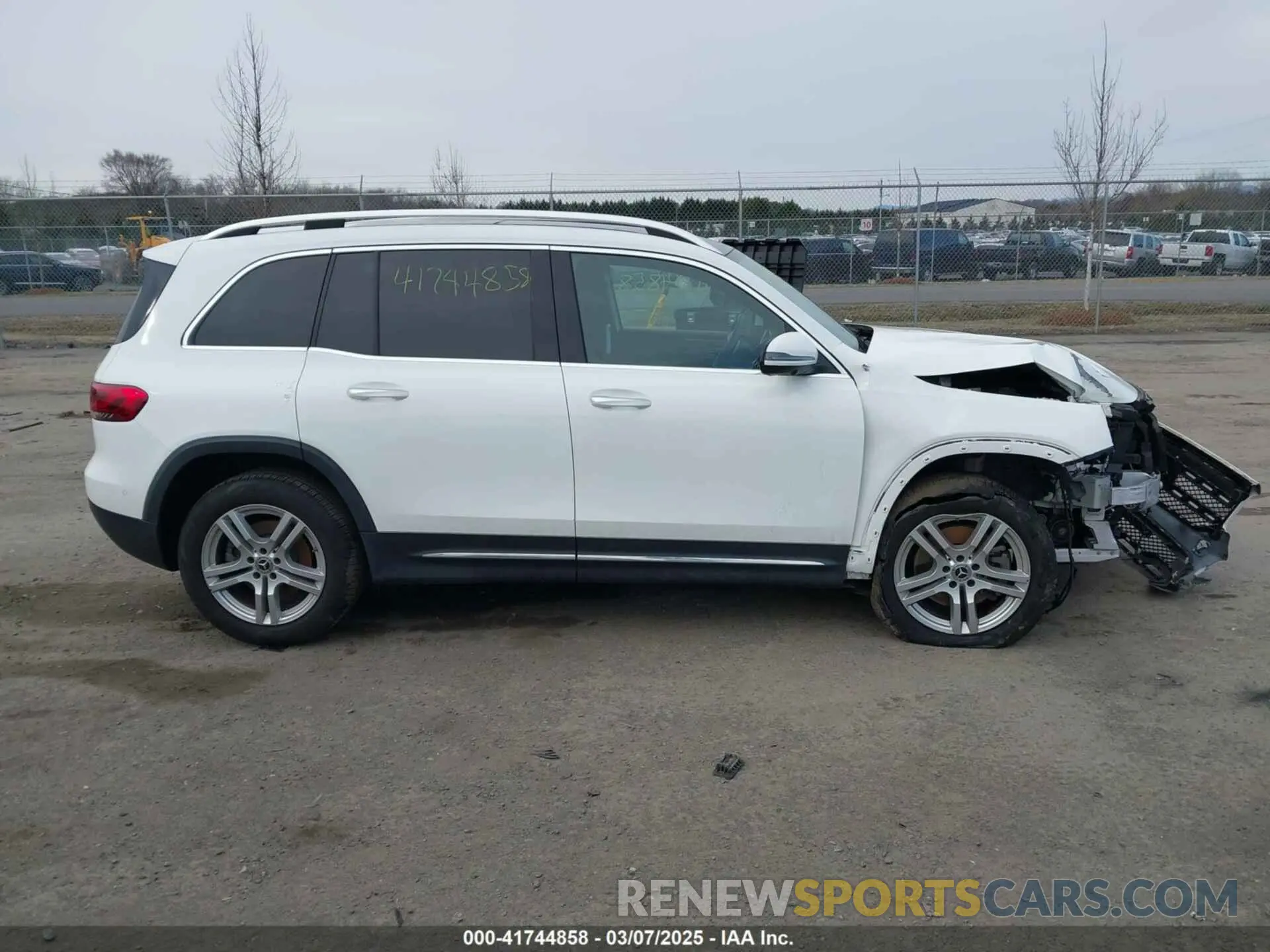 14 fotografías del automóvil dañado W1N4M4HB7NW173675 MERCEDES-BENZ GLB 250 2022