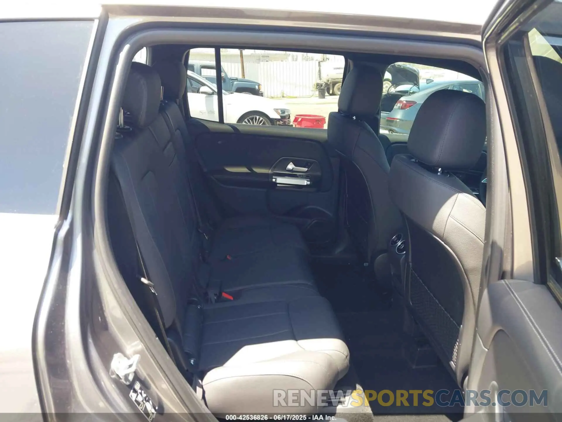 8 fotografías del automóvil dañado W1N4M4GB1SW416037 MERCEDES-BENZ GLB 250 2025