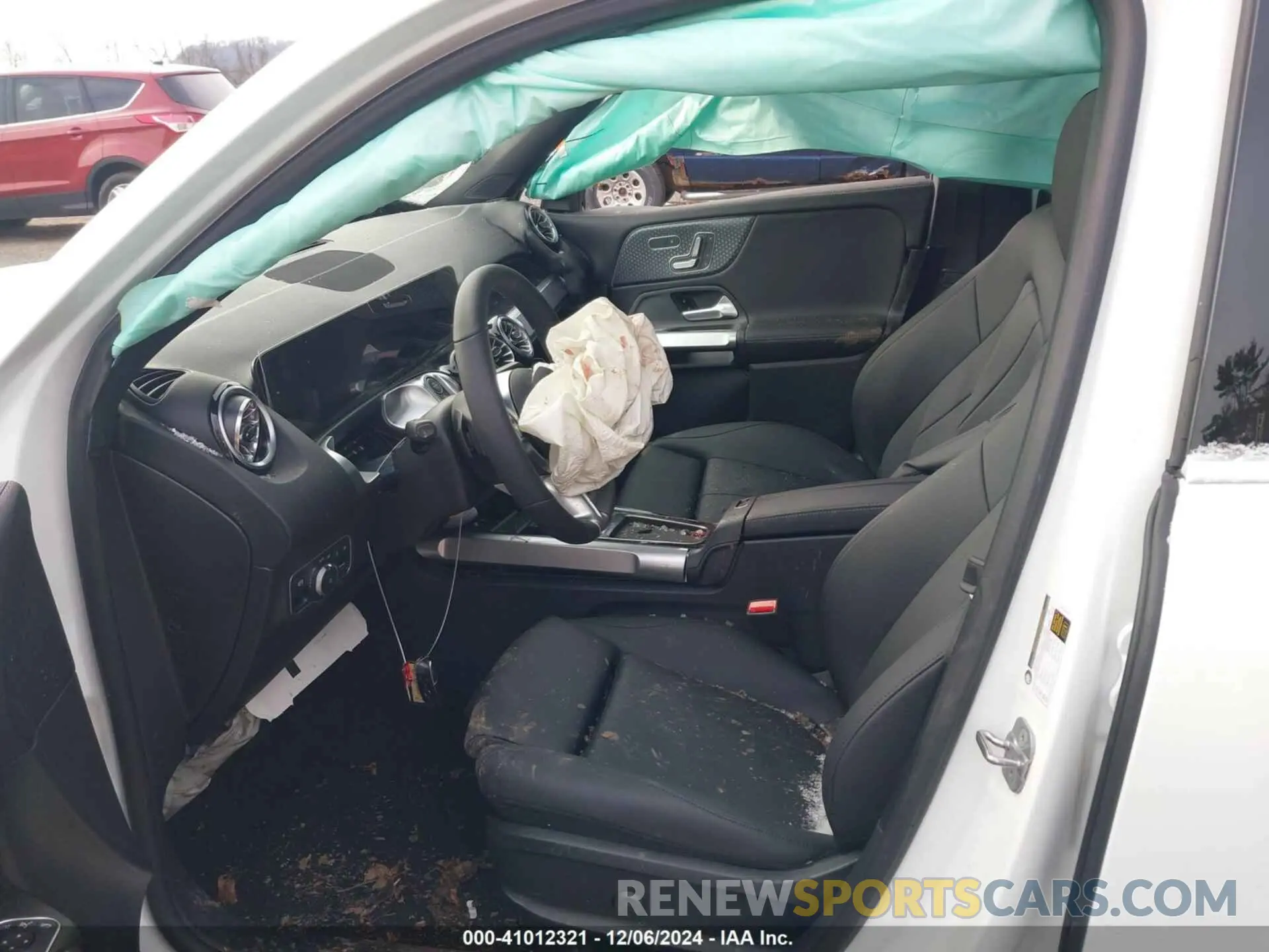 5 fotografías del automóvil dañado W1N4M4HB5SW386216 MERCEDES-BENZ GLB 250 2025