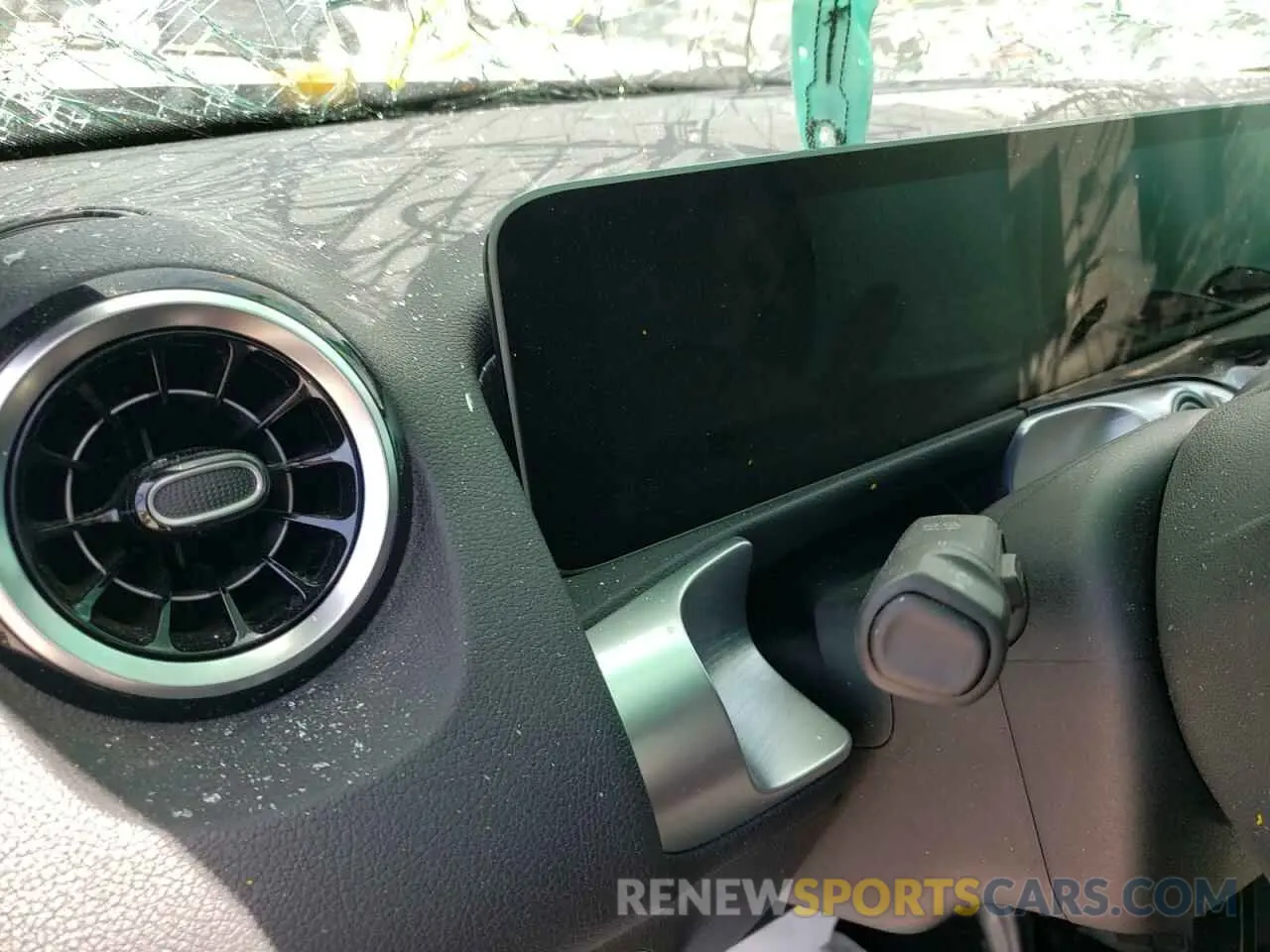 8 fotografías del automóvil dañado W1N4M4GB5LW025197 MERCEDES-BENZ GLB-CLASS 2020