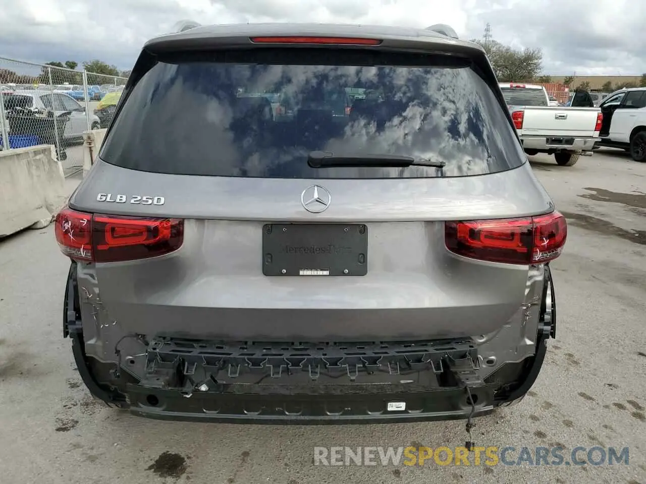 6 fotografías del automóvil dañado W1N4M4GB5LW057986 MERCEDES-BENZ GLB-CLASS 2020