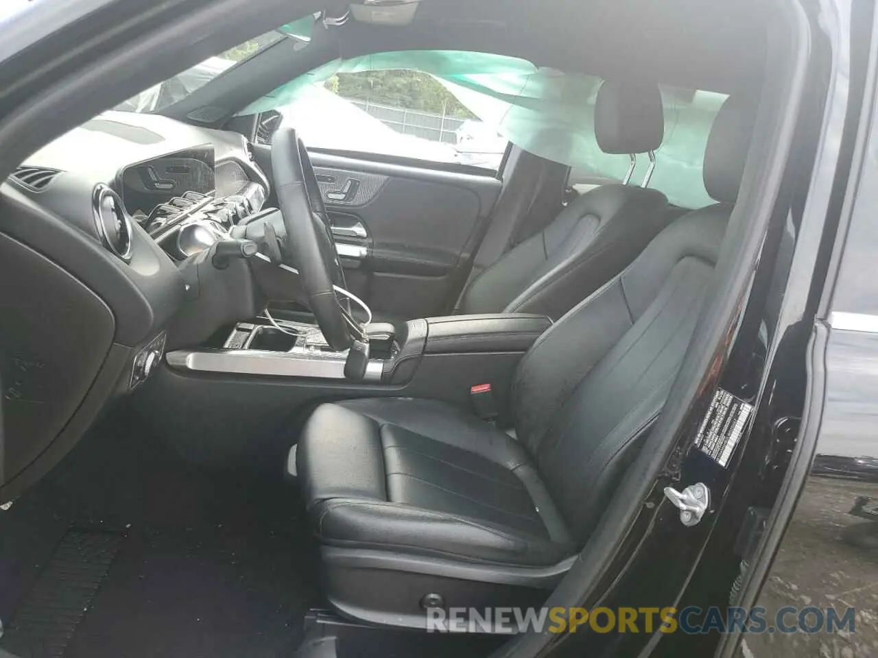 7 fotografías del automóvil dañado W1N4M4HB2LW025687 MERCEDES-BENZ GLB-CLASS 2020